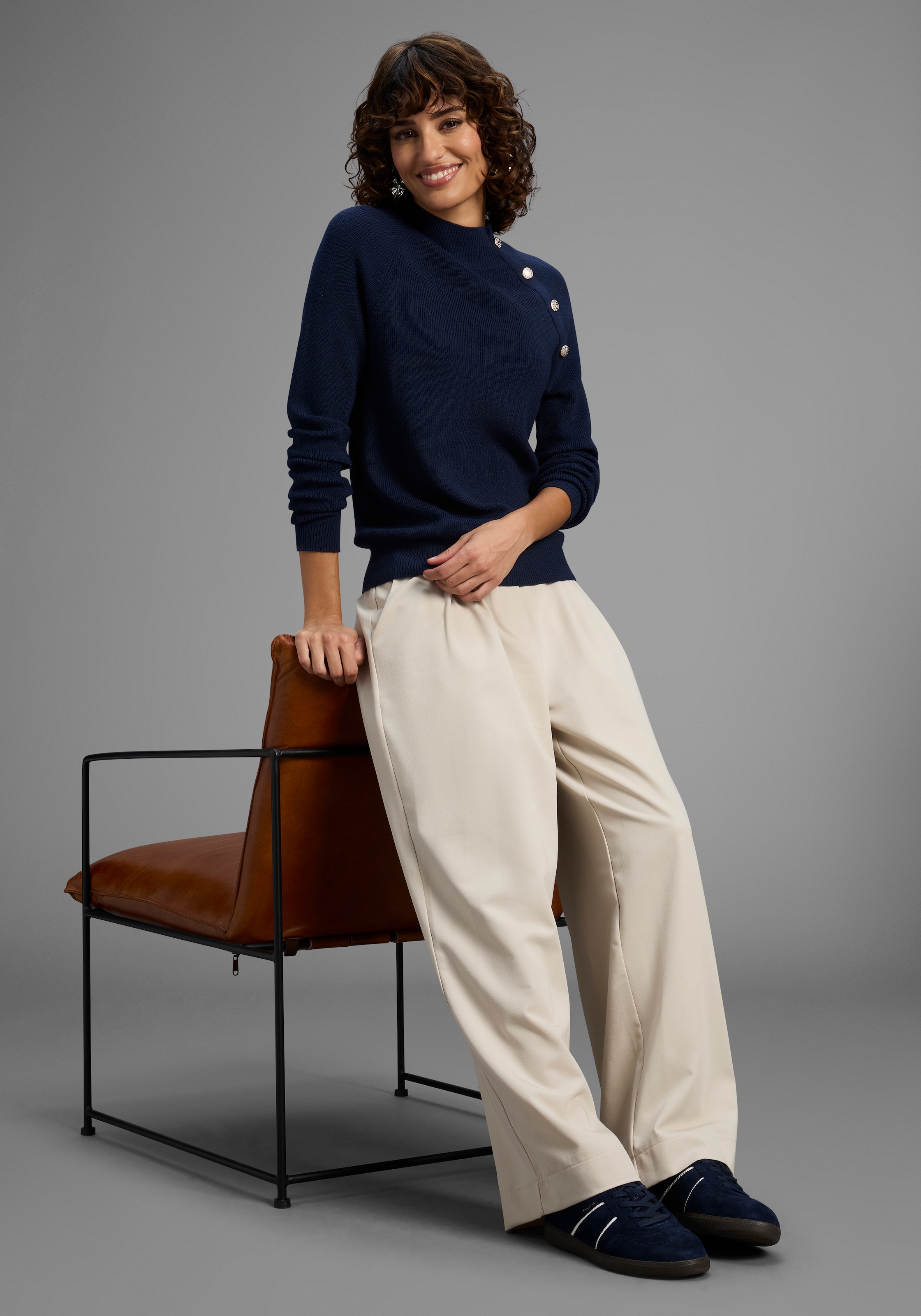 Laura Scott Pull en tricot kuscheliger Winterstrick mit Knopfdetail und Stehkragen