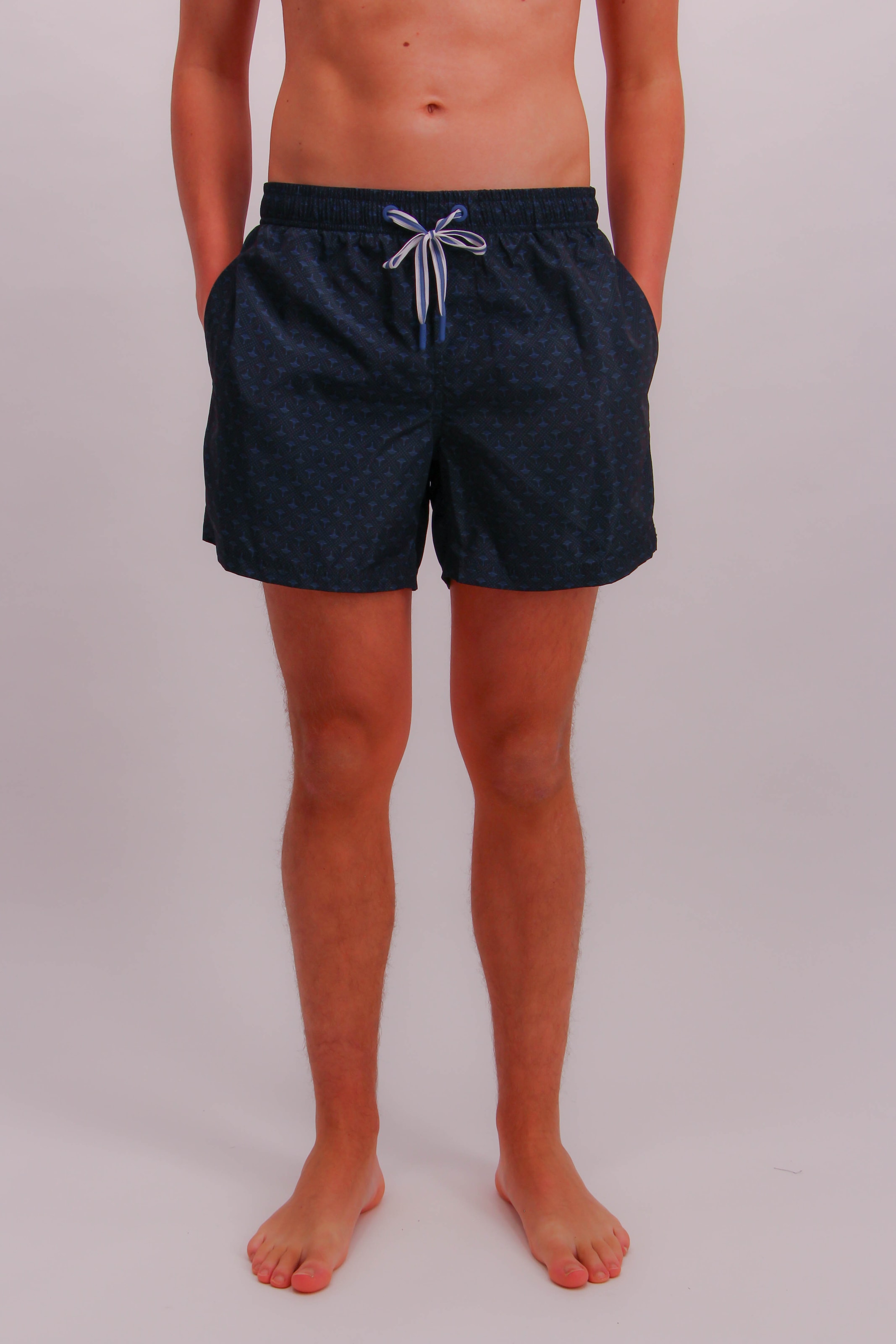 JOOP! Badeshorts »Diamond Cornflower« Signature-Design, kleine Schlitze an den Beinen