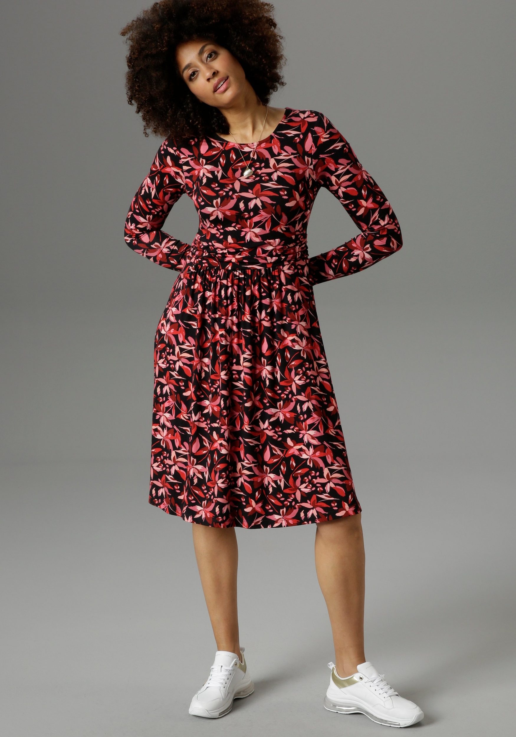 Image of Aniston SELECTED Jerseykleid, mit harmonischem Blumendruck bei Ackermann Versand Schweiz