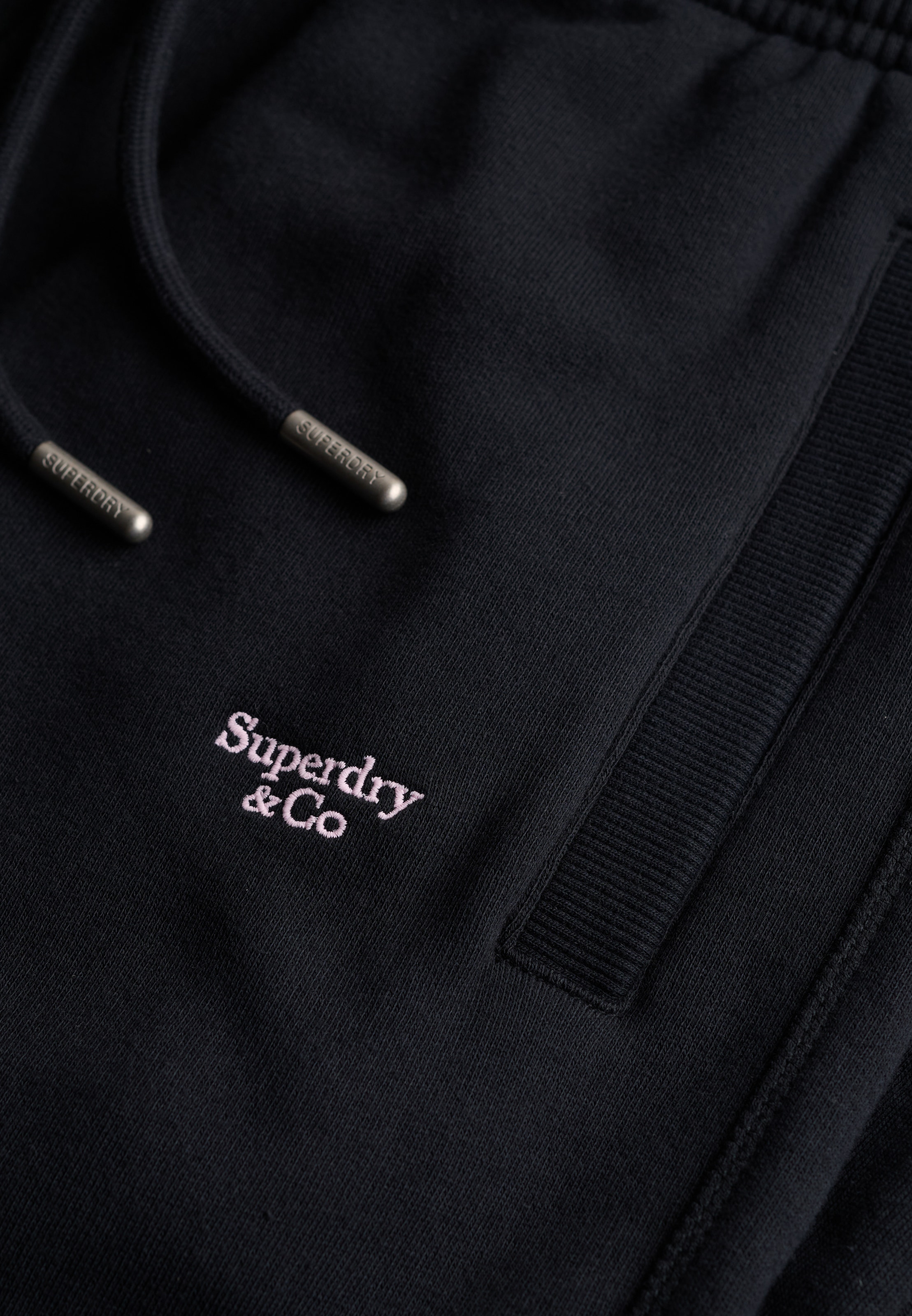 Superdry Pantalon sweat »SIGNATURE EMB CUFFED JOGGER«  mélange coton, coupe décontractée