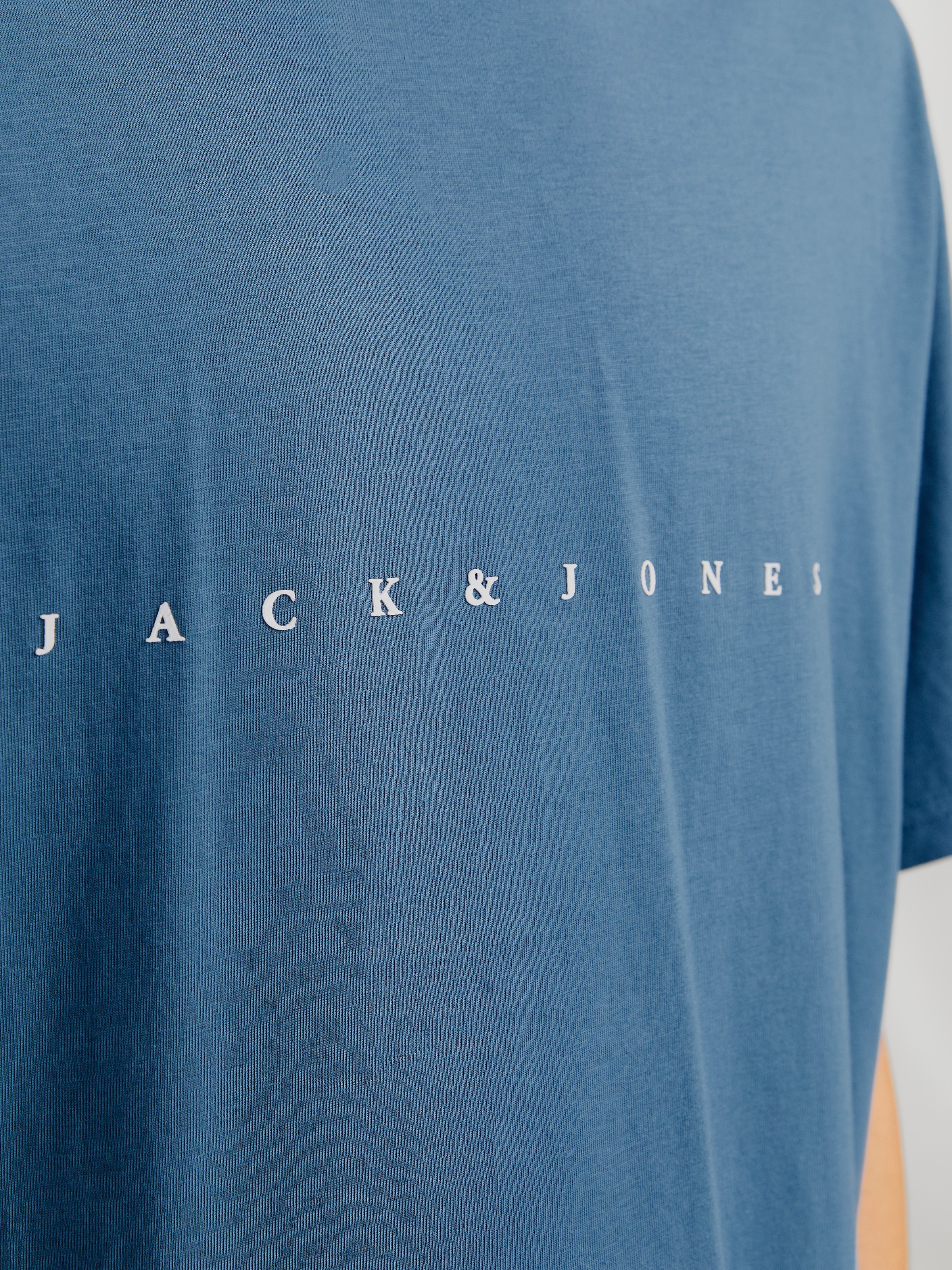 Jack & Jones Rundhalsshirt »JJESTAR mit Pigmentprint und Baumwollgefühl« mit Pigmentprint