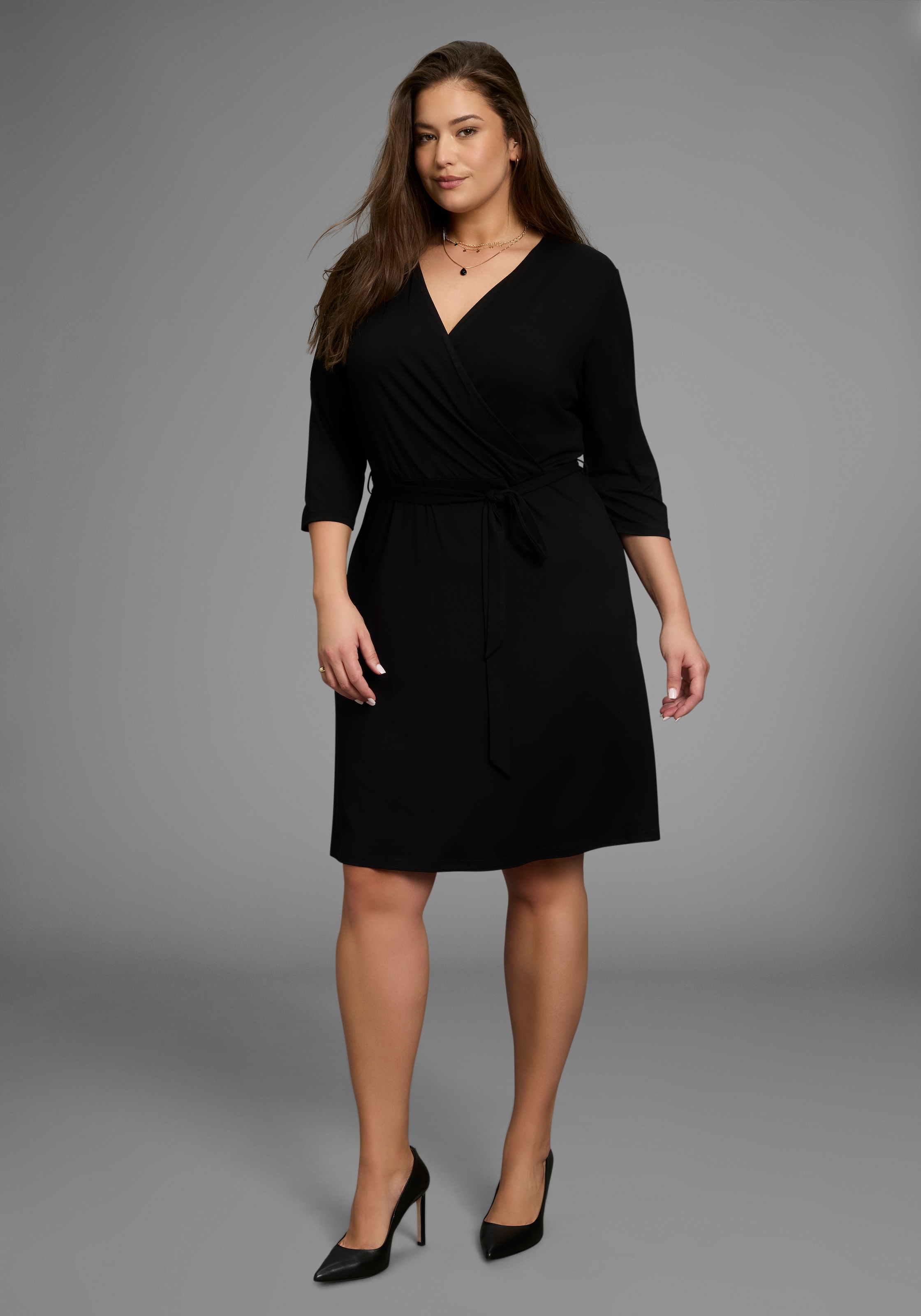 Image of Laura Scott CURVE Jerseykleid "Grosse Grössen" mit femininer Wickeloptik und tiefem V-Ausschnitt