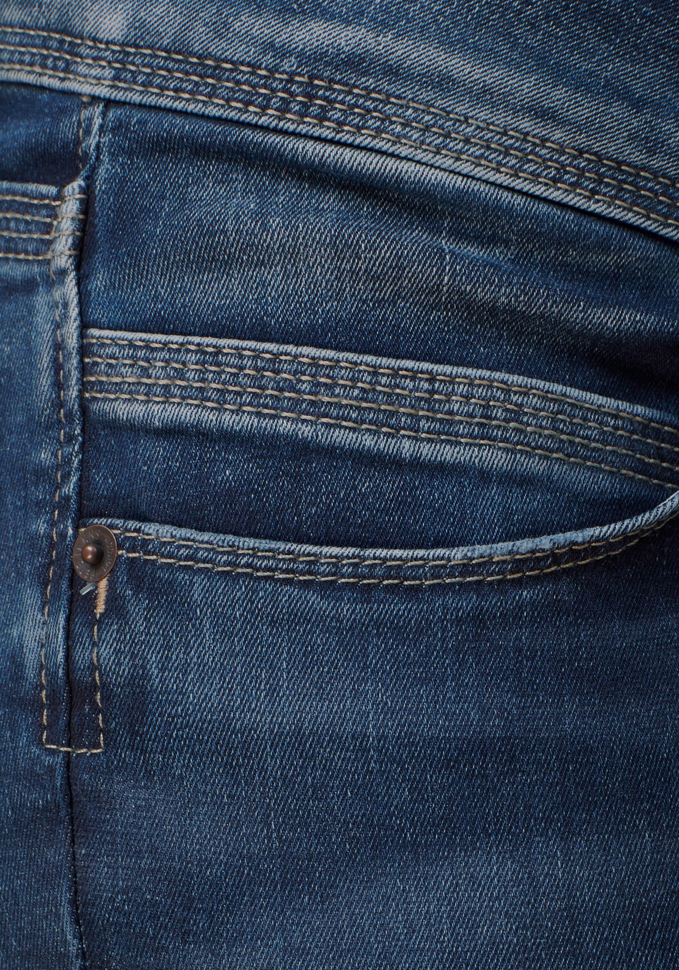 ♕ Pepe mit Regular-fit-Jeans auf »VENUS«, Jeans versandkostenfrei Badge
