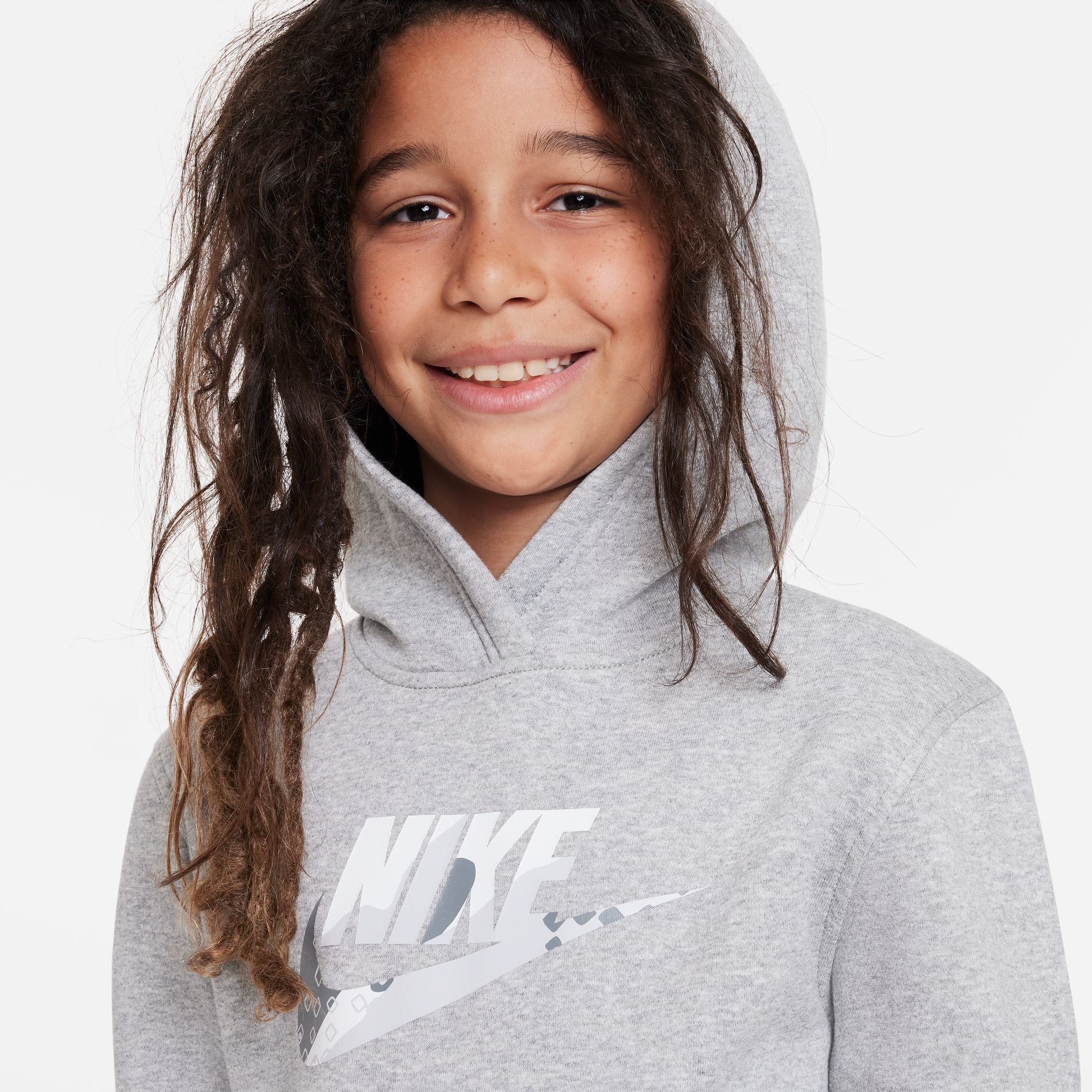 Nike Sportswear Kapuzensweatshirt »CLUB FLEECE BIG KIDS' GRAPHIC HOODIE«