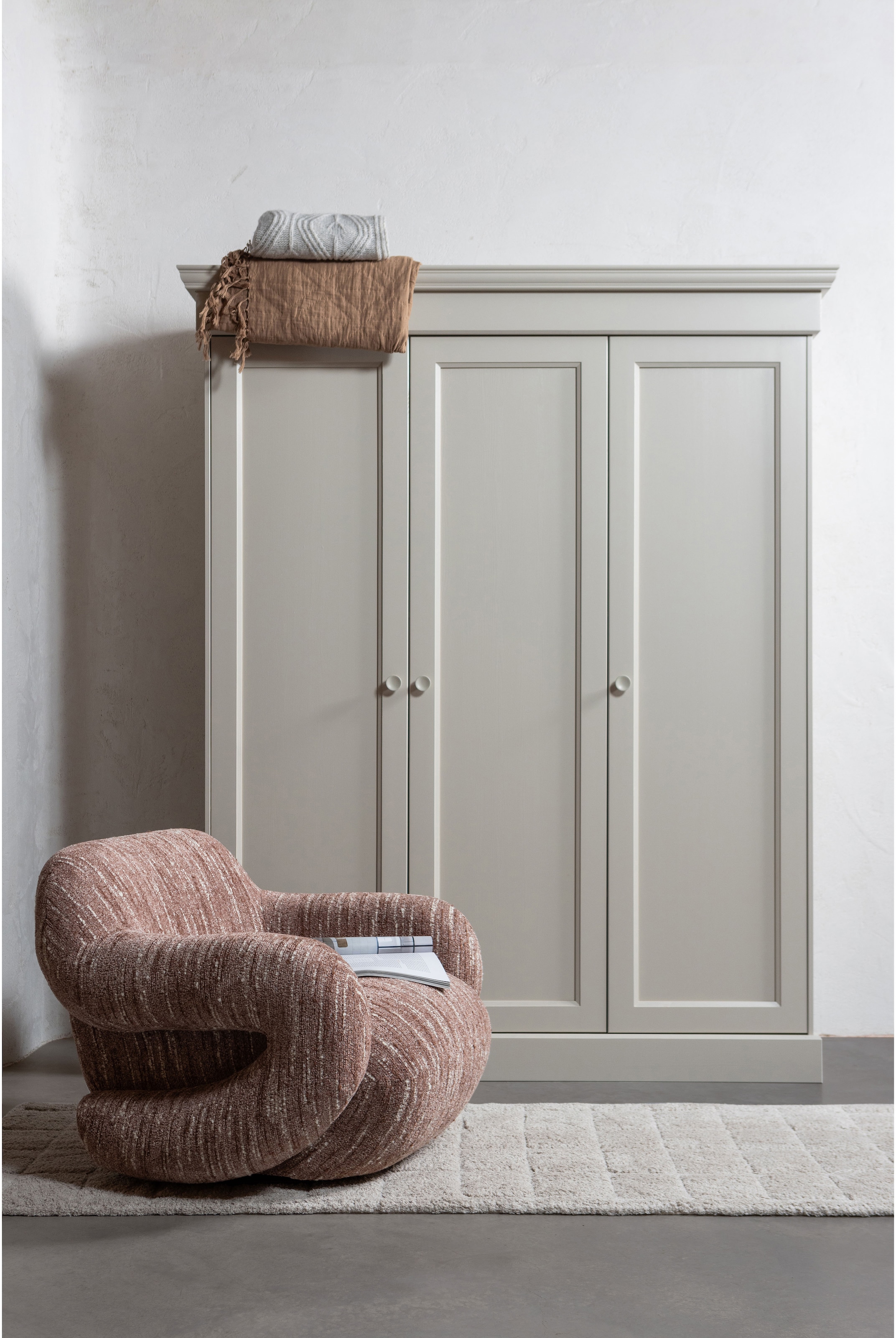 WOOOD Kleiderschrank »Olivia FSC®-Kiefernholz mit Hängebereich, H 212 x B 171 x T 63 cm« Tragkraft 10 kg pro Boden, Einlegeboden-Optionspakete erhältlich