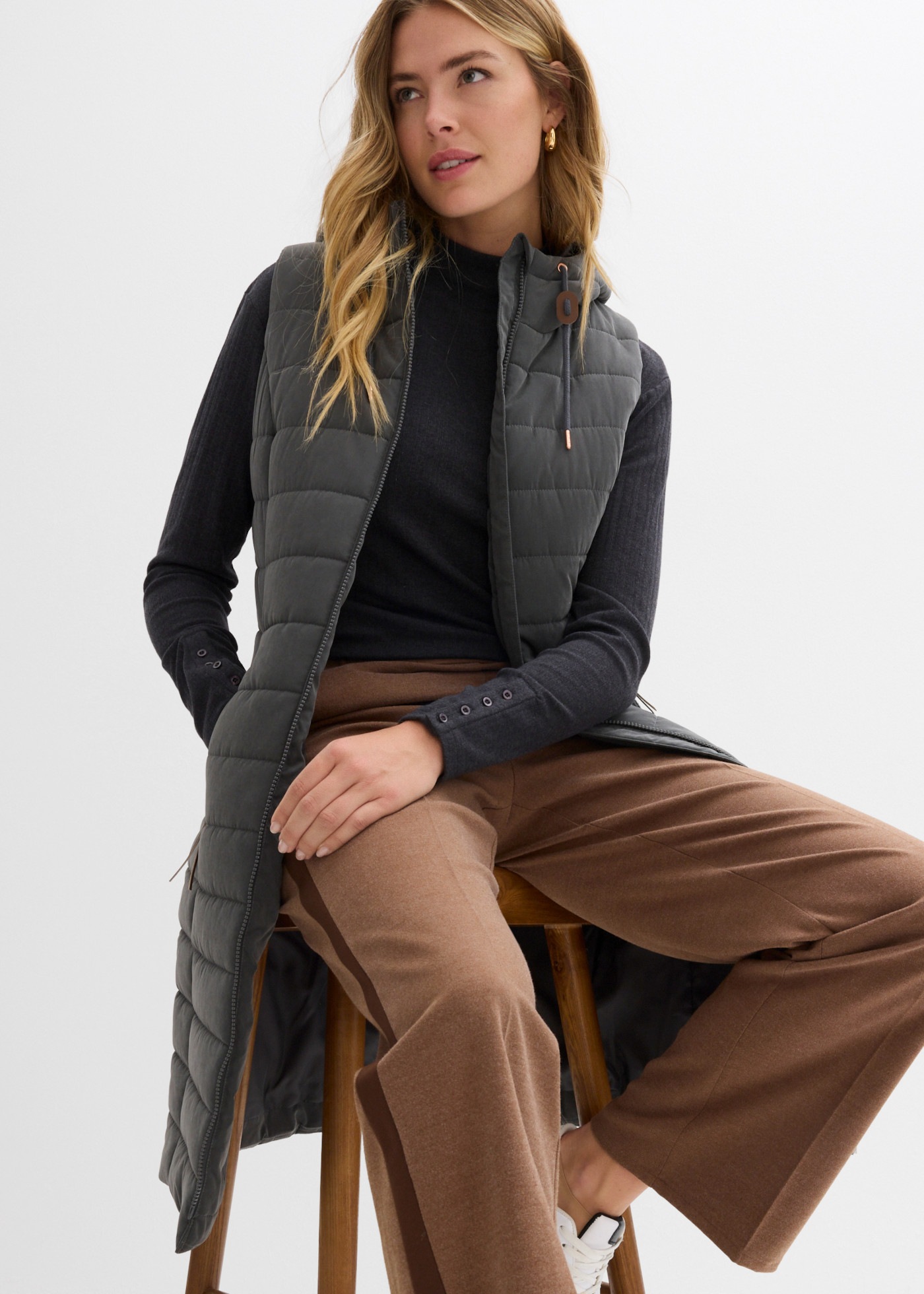 Image of bonprix Steppweste bequeme, gesteppte Long-Weste, mit Loose Fit, knieumspielend