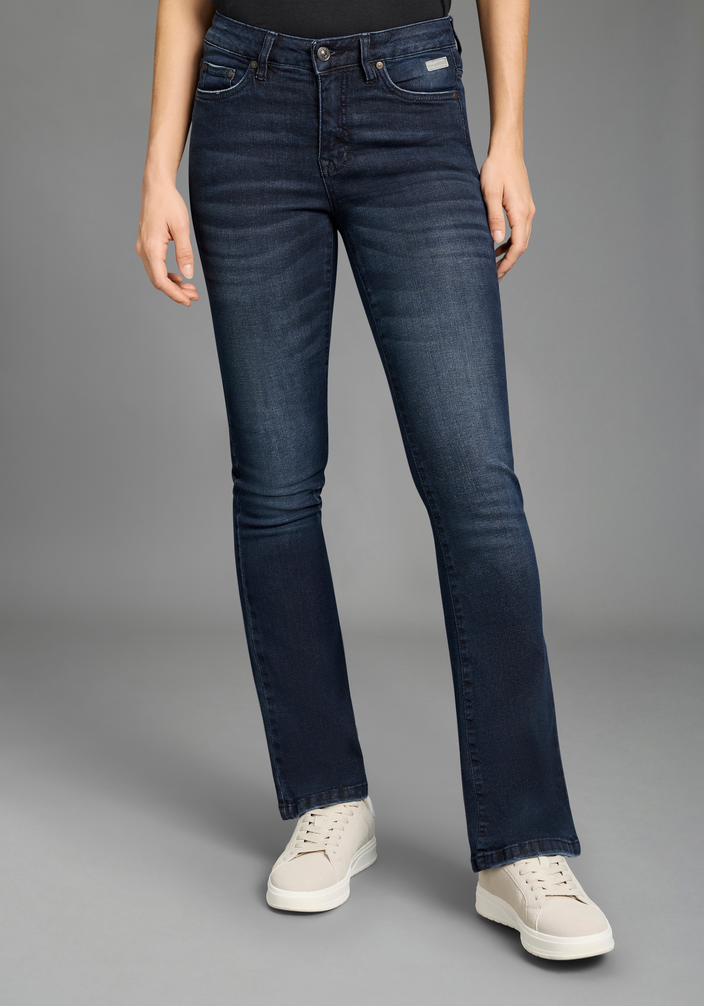 Image of KangaROOS Bootcut-Jeans ausgestellte Beinform, Used-Waschung, normale Leibhöhe
