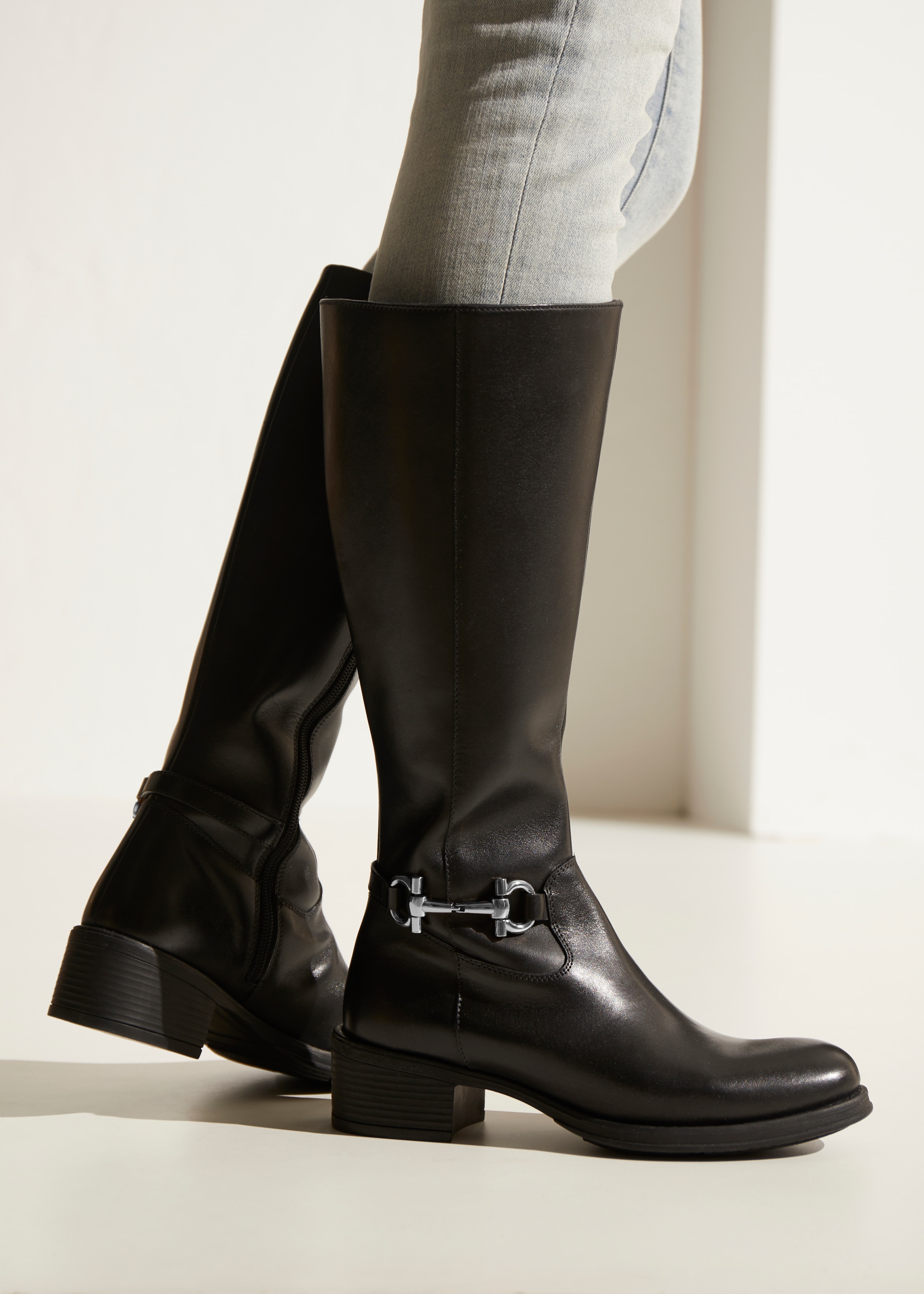 LASCANA Bottes »Stiefelette«  aus Leder mit Langschaft