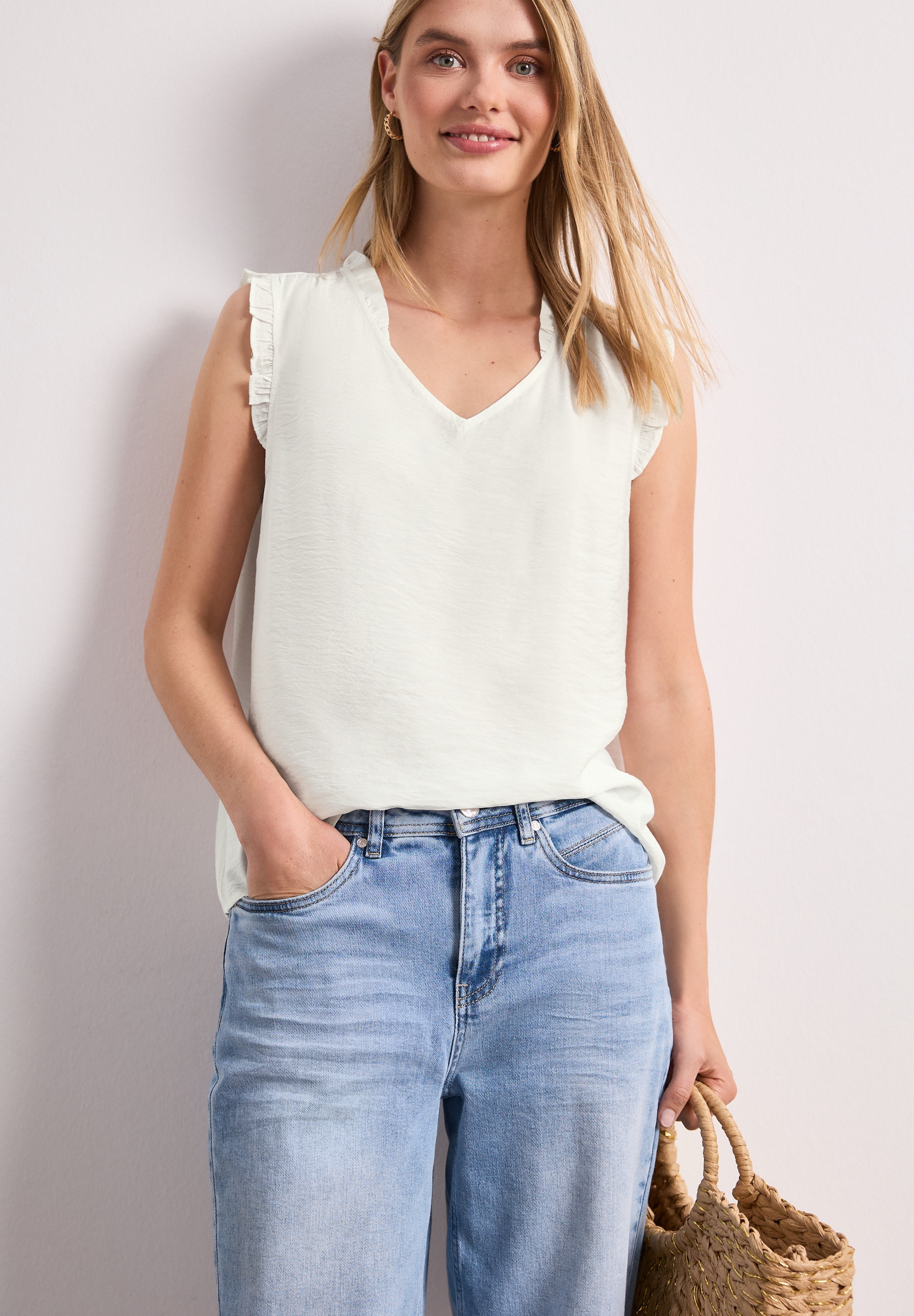 Image of STREET ONE Rüschenbluse Sommertop mit V-Neck und Rüschen