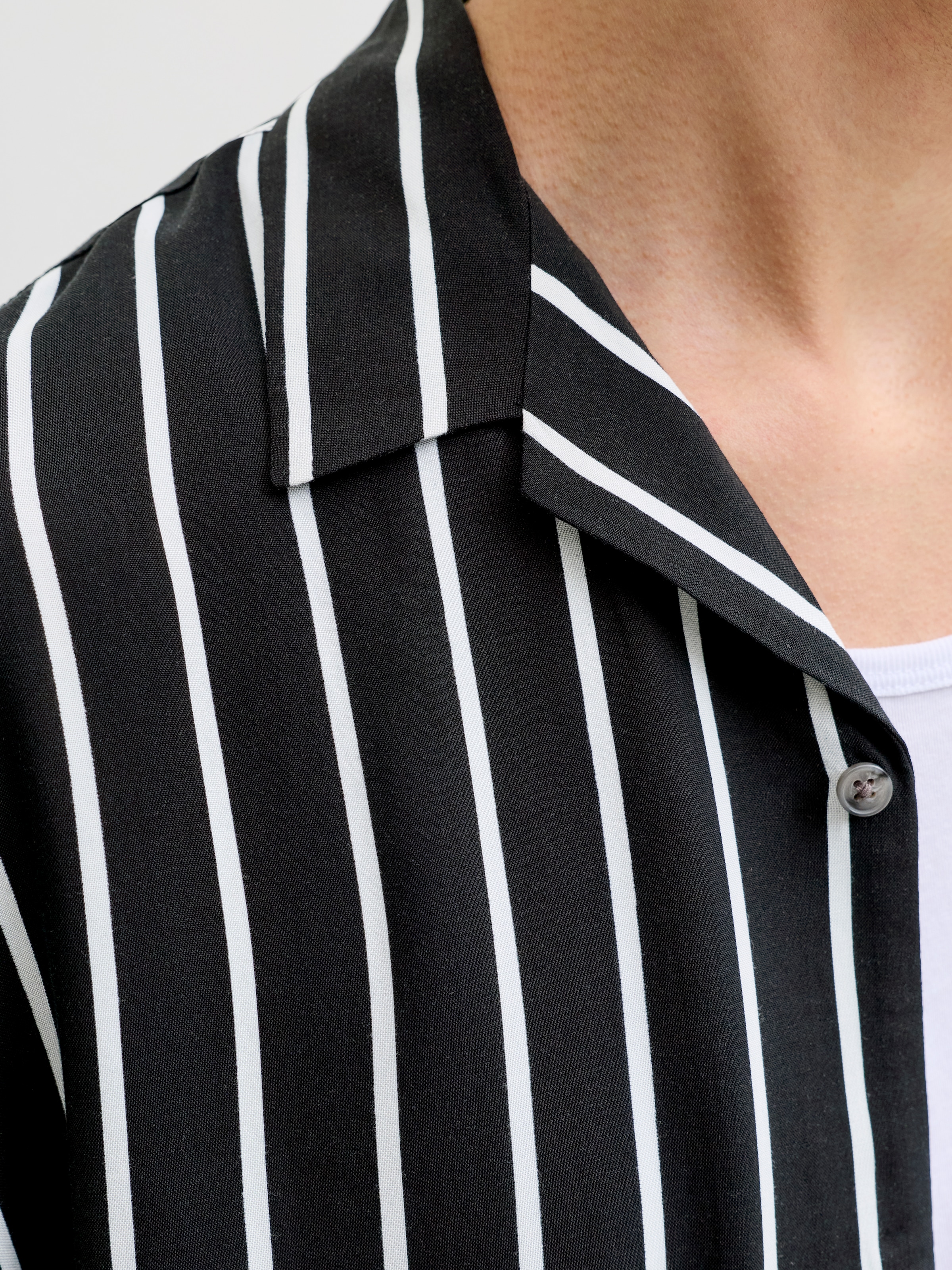 Jack & Jones PlusSize Kurzarmhemd »JJEJEFF RESORT STRIPE SHIRT SS PLS« Viskose, loose fit