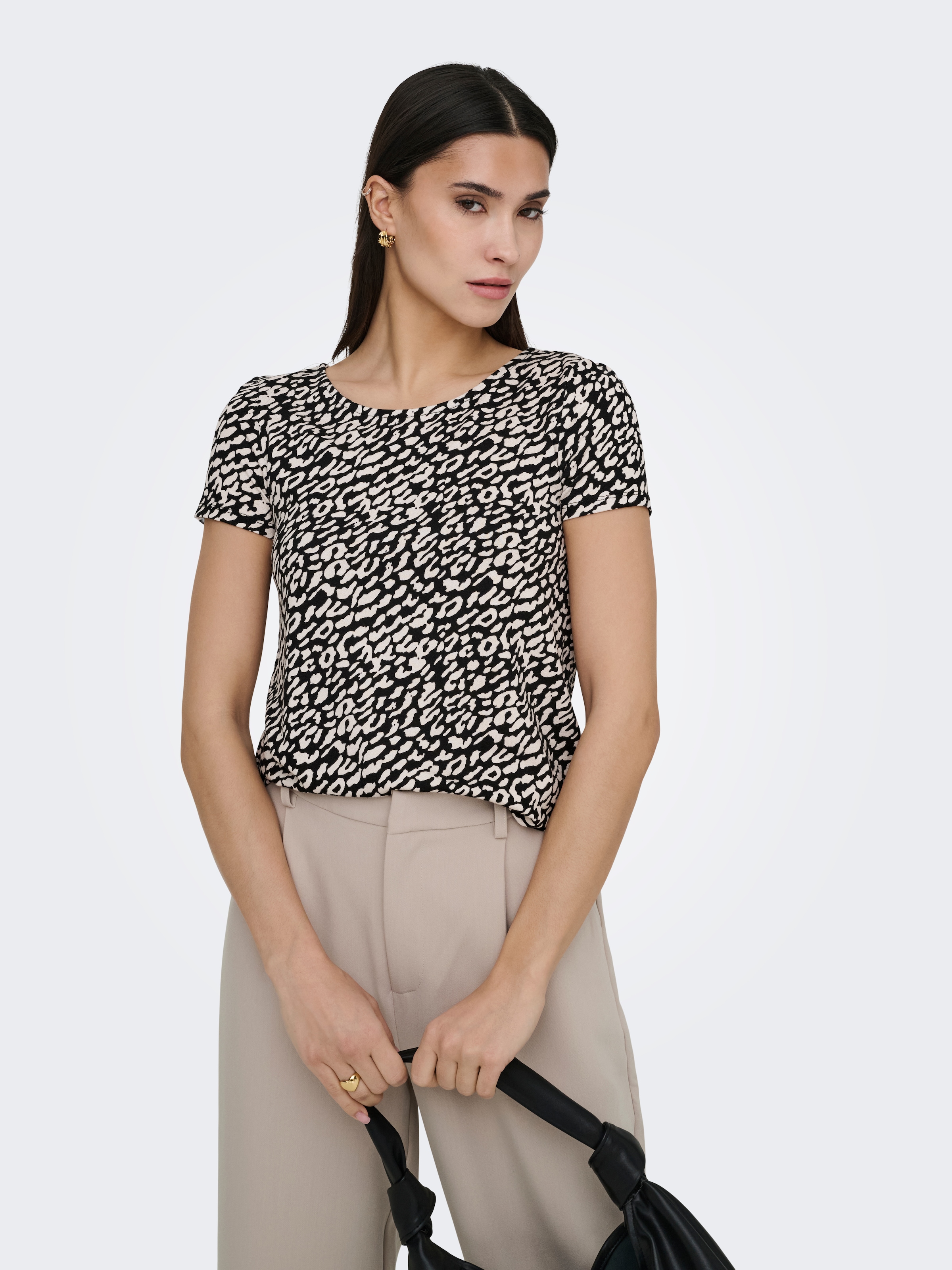 ONLY T-shirt à manches courtes »ONLBERA BACK LACE UP S/S TOP JRS NOOS«