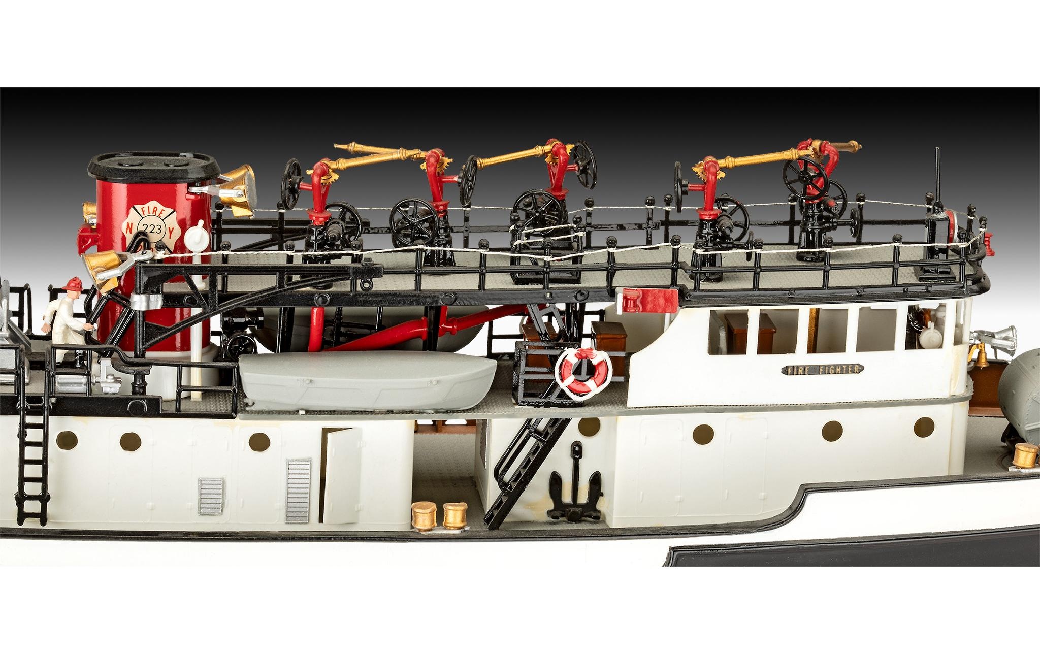 Image of Revell Modellbausatz "The Firefighter 1:87" 1:87