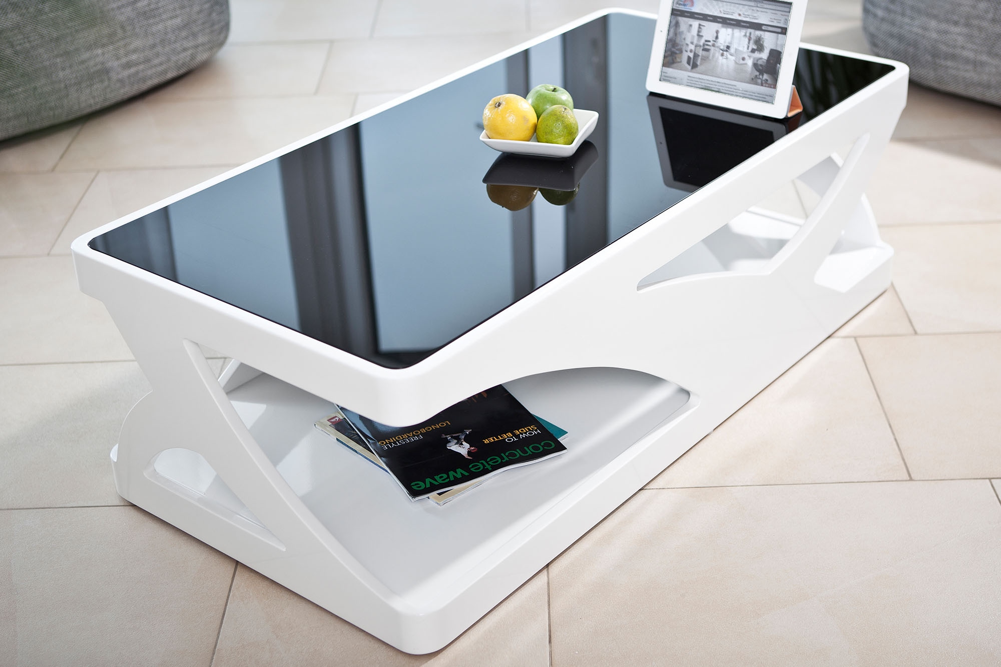 Image of SalesFever Couchtisch "Lacona Coffeetable mit stilvollem Aussehen" Schwarzglasplatte: Eleganz in Rechteck oder Quadrat