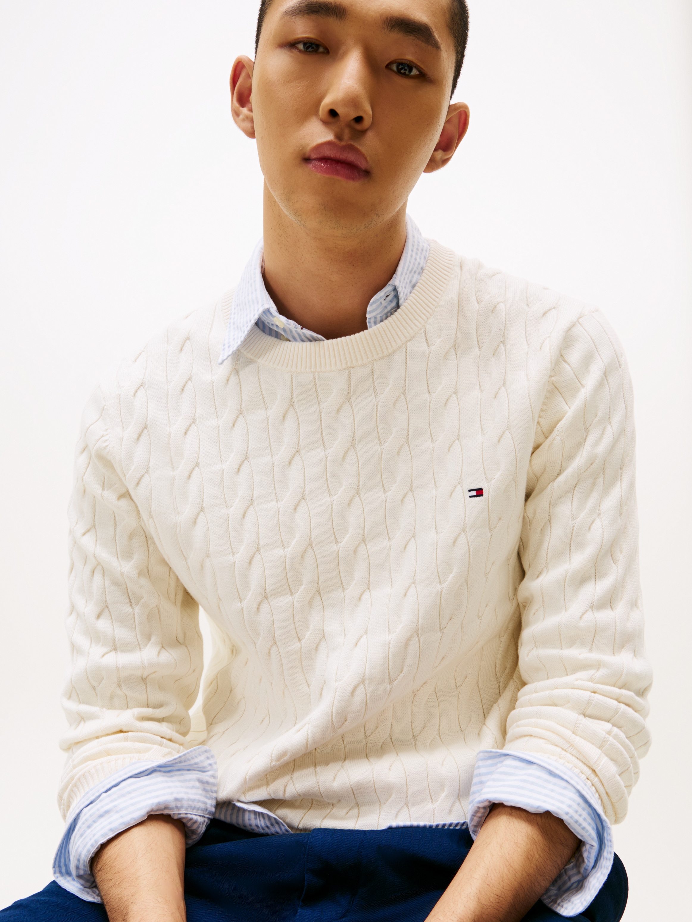 Tommy Hilfiger Pull en tricot »CLASSIC CABLE CREW NECK mit Strukturstrick und Flaglabel« unifarben, casual, regular fit, Baumwolle, Rundhals