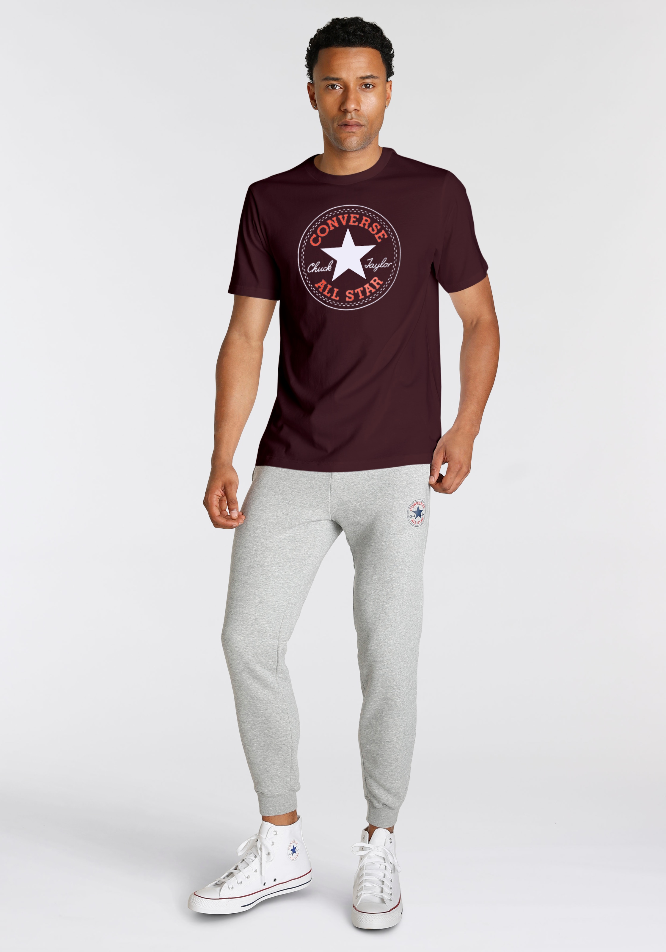 Converse T-Shirt »UNISEX CONVERSE GO-TO ALL STAR PATCH LOGO STANDARD FIT T-SHIRT«, (1 tlg.)