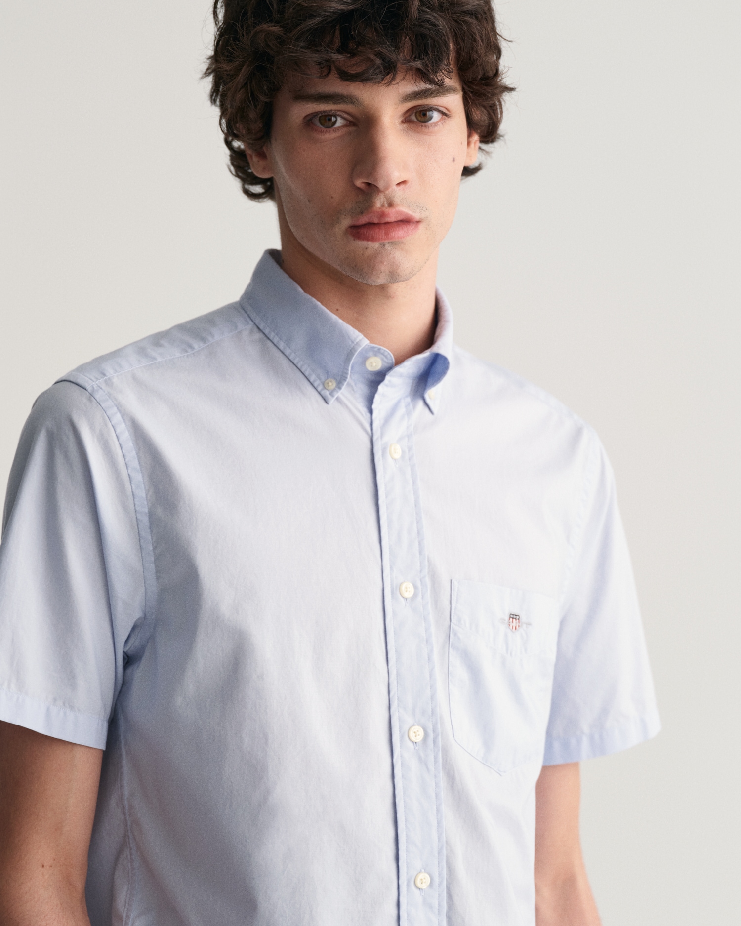 Gant Chemise à manches courtes »Regular Fit Popeline Hemd leicht strapazierfähig pflegeleicht« mit einer kleinen Logostickerei auf der Brusttasche