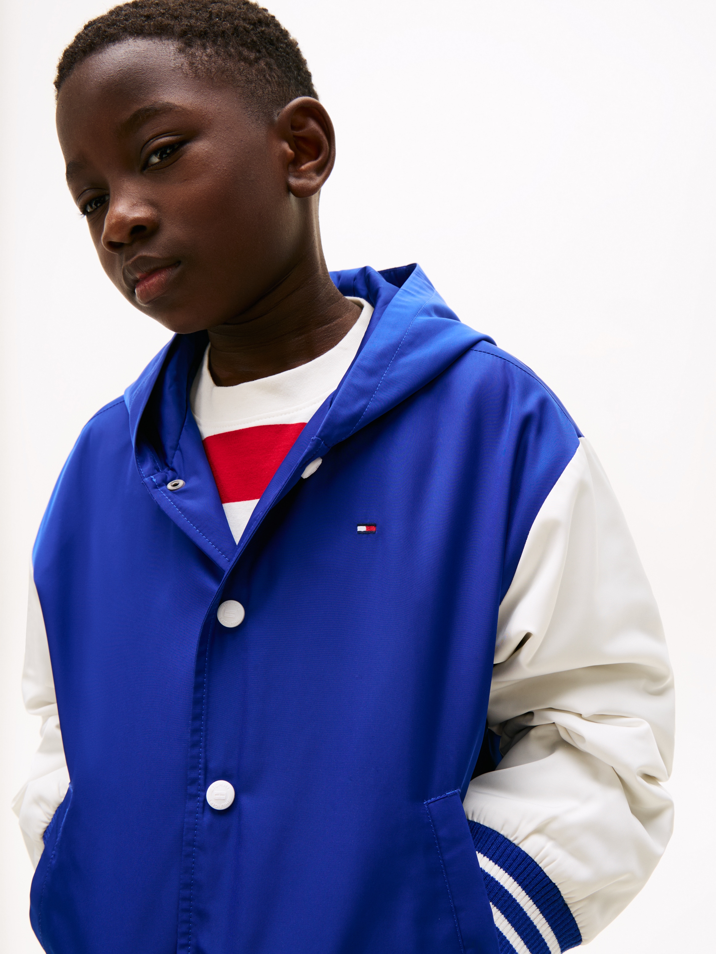 Tommy Hilfiger Bomberjacke »HOODED GRAPHIC BOMBER«, mit Kapuze, mit grossem Logo, Kontrast-Streifen