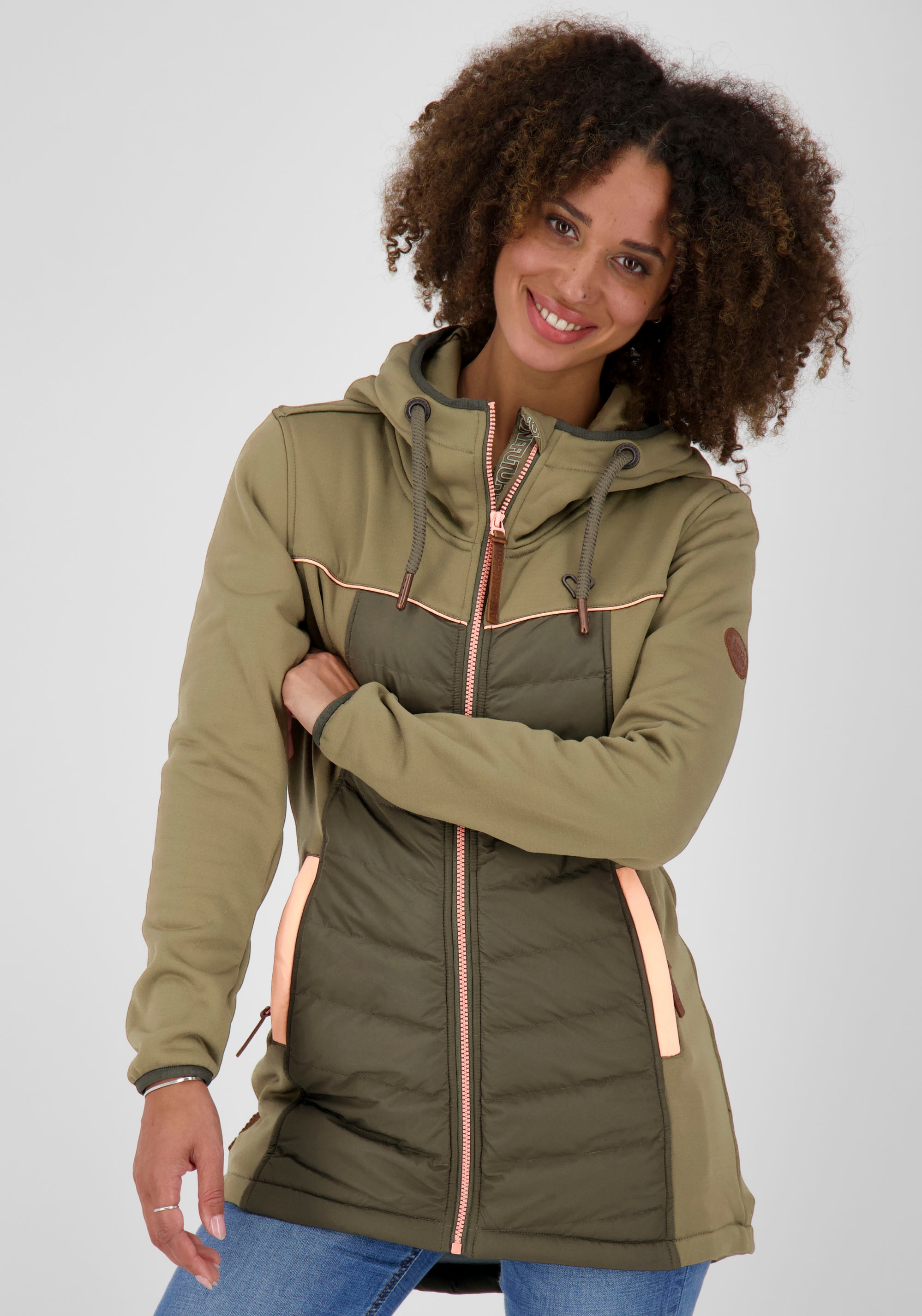 Image of Alife & Kickin Outdoorjacke »CobieAK«, sportive Softshelljacke mit Kontrast- & Steppdetails bei Ackermann Versand Schweiz