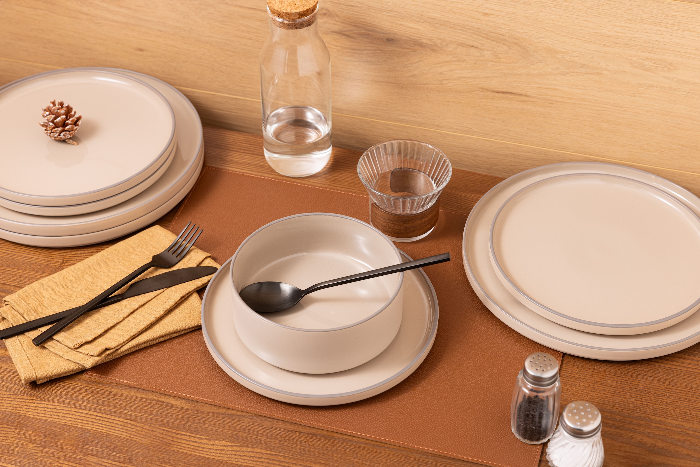 GOODproduct Set de vaisselle »Ylvii, aussen matt, innen glänzend« spülmaschinenfest und mikrowellengeeignet