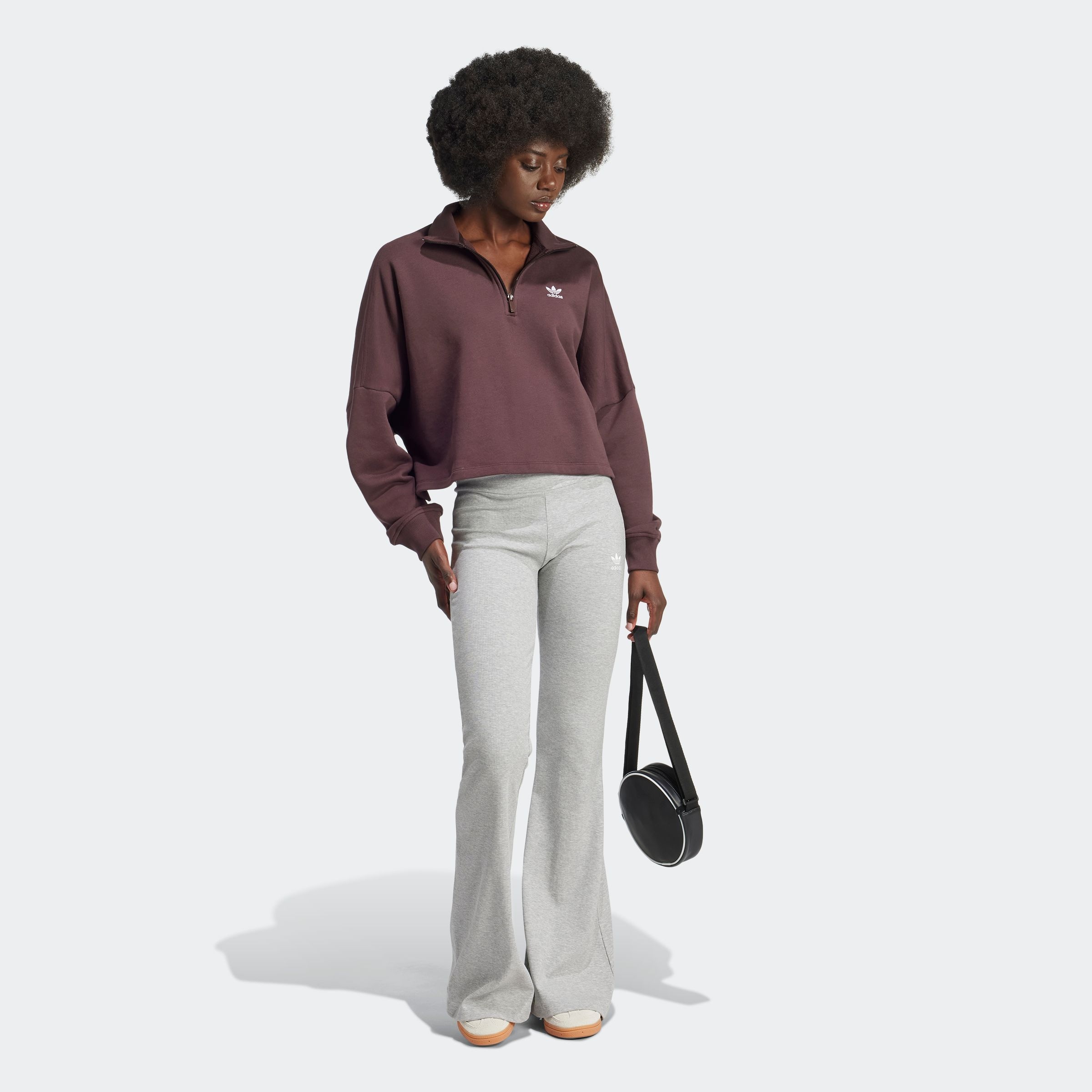 adidas Originals Leggings »ESS FL LEGGINGS«, (1 tlg.), mit ausgestelltem Bein und Ripp Optik, hoher Bund