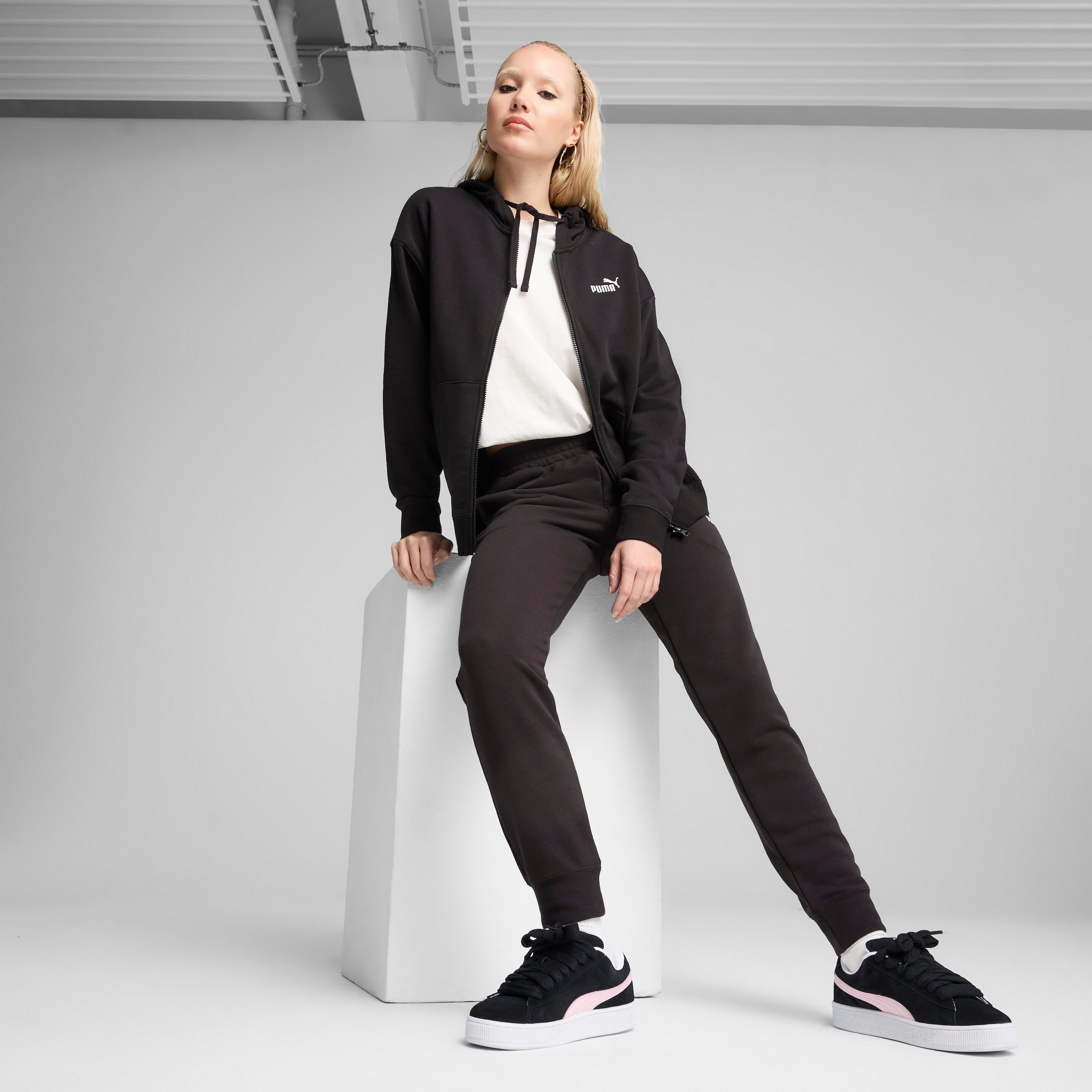 PUMA Kapuzensweatshirt »ESS SMALL NO 1 LOGO COMFORT FULL-ZIP HOODIE TR«, mit verstellbarer Kapuze, mit Kängurutasche, komfortable Passform
