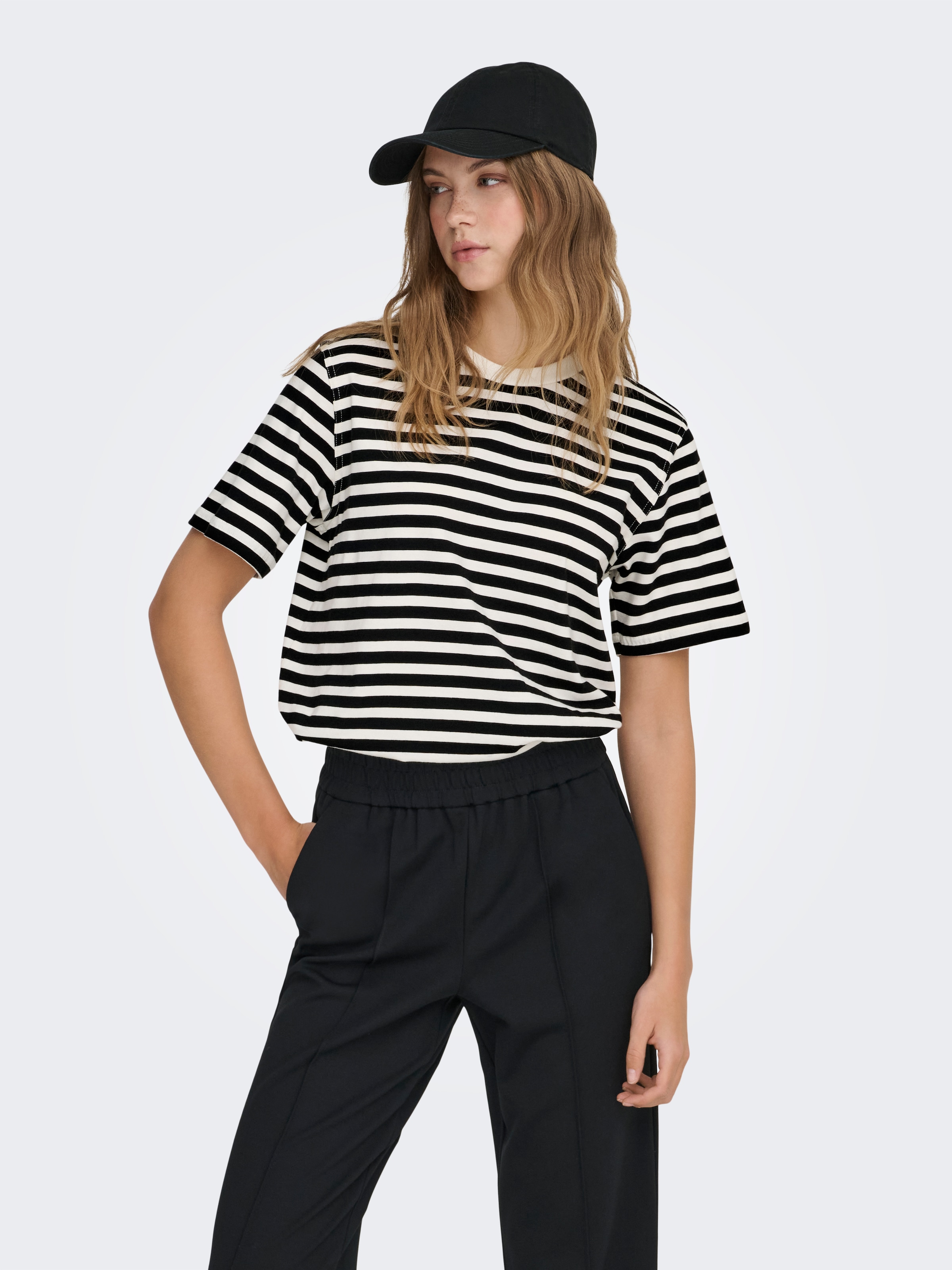 Image of ONLY Kurzarmshirt "ONLLIVINA S/S STRIPE TEE JRS NOOS"