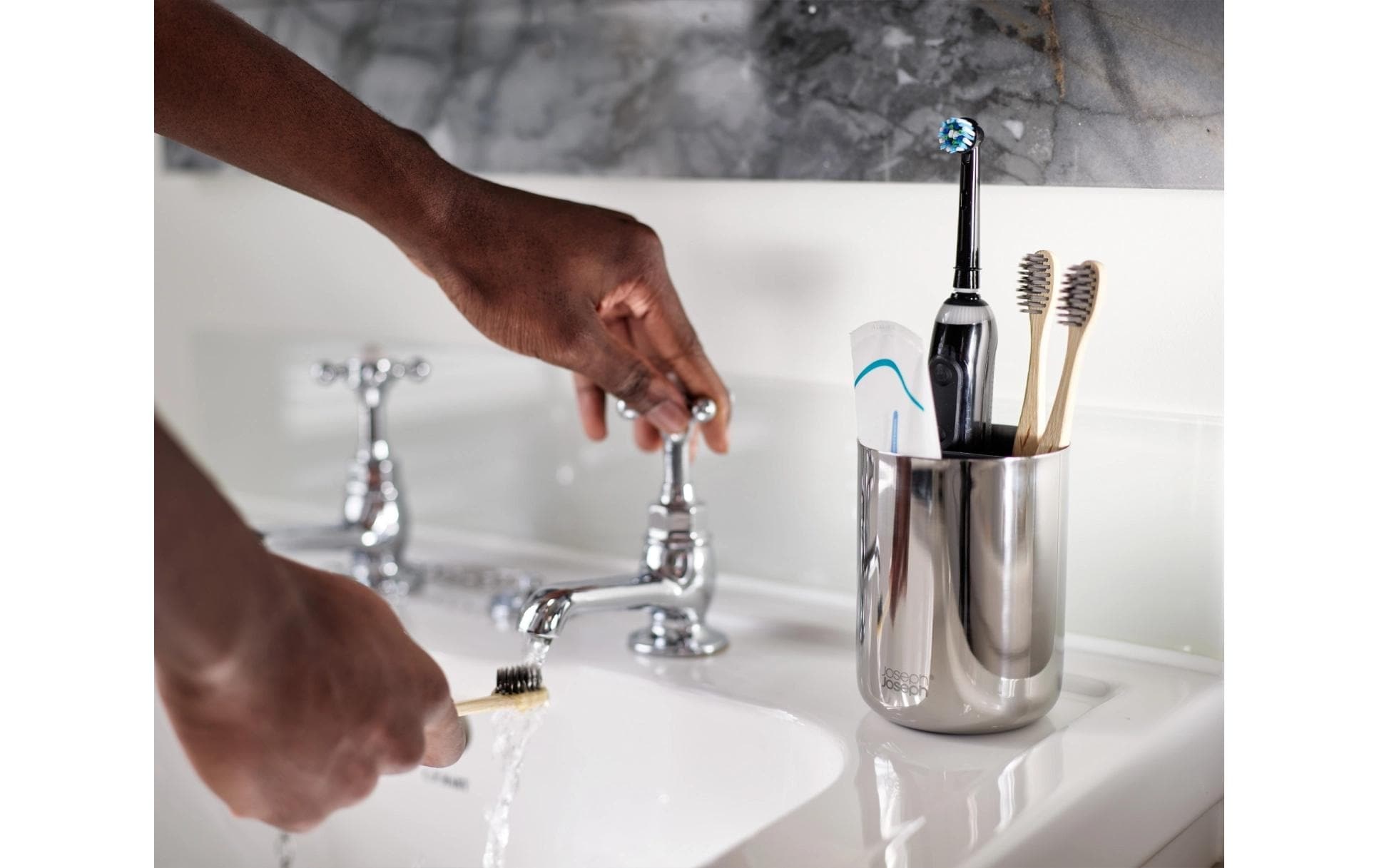 Joseph Joseph Porte-brosse à dents »EasyStore Luxe« Zahnbürstenablage aus Edelstahl