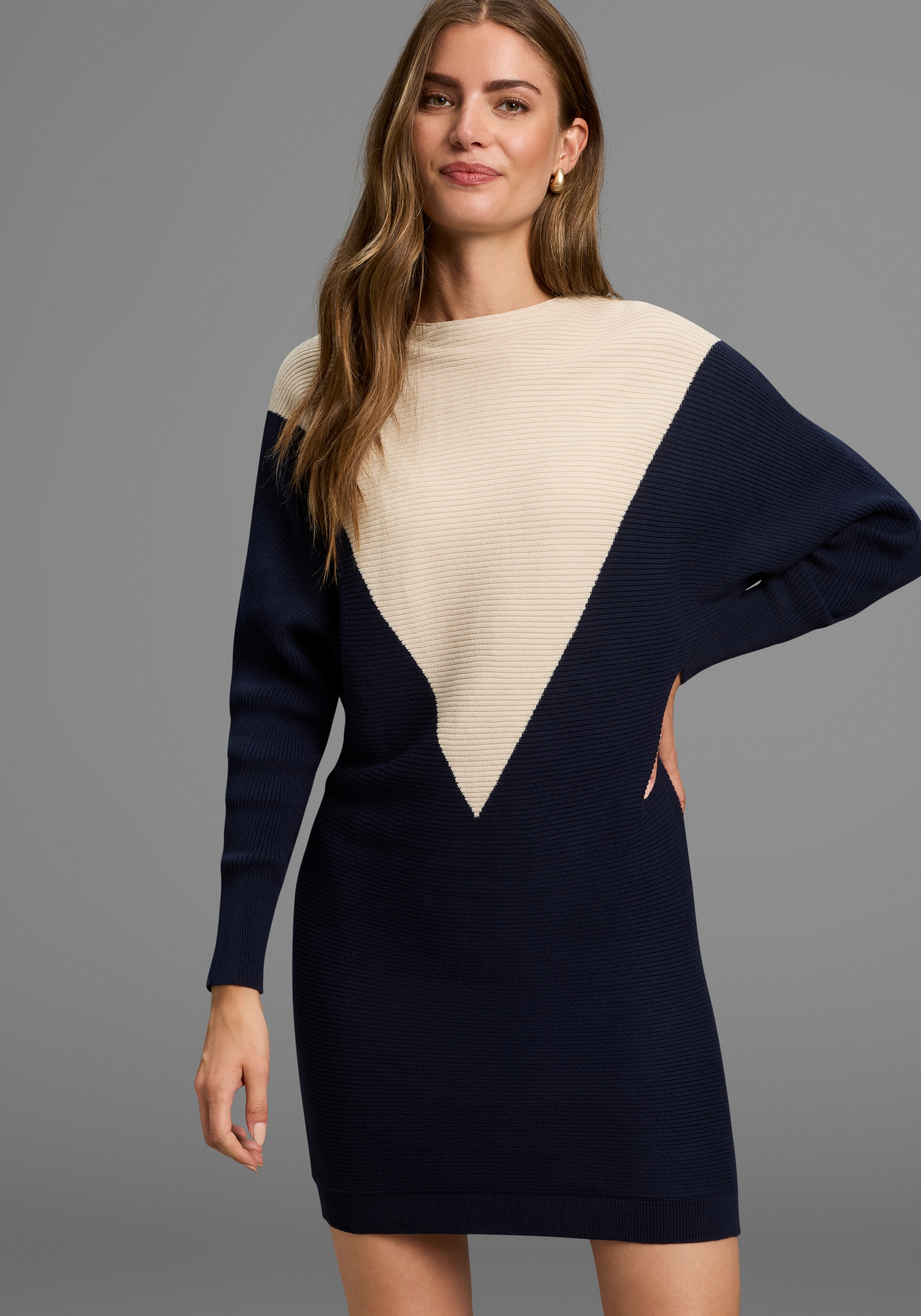Image of Laura Scott Strickkleid zweifarbig, aus weicher Baumwollmisch-Qualität - NEUE KOLLEKTION