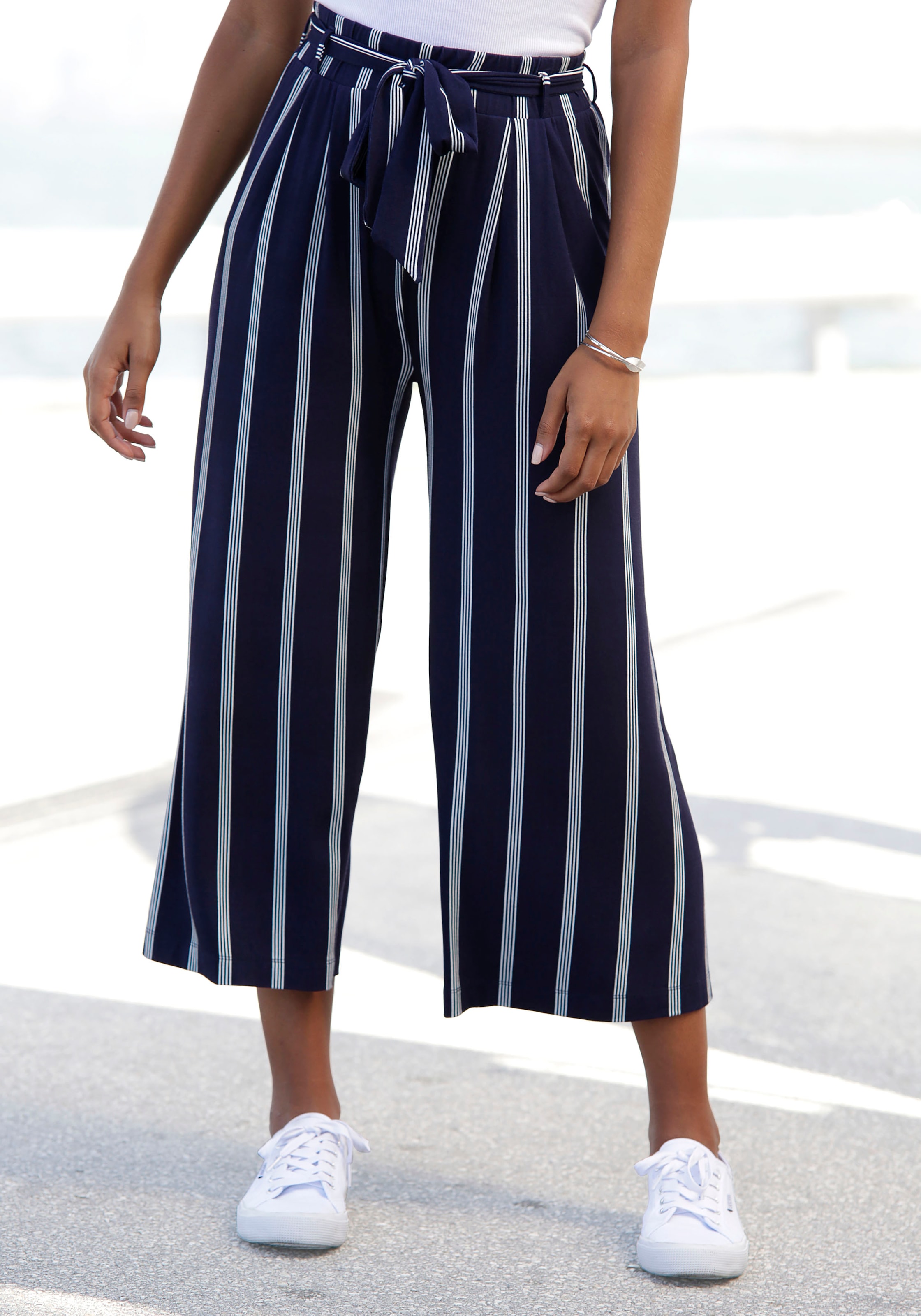 Image of LASCANA Culotte in Paperbag-Form, luftige Jerseyhose, leichte Sommerhose, casual