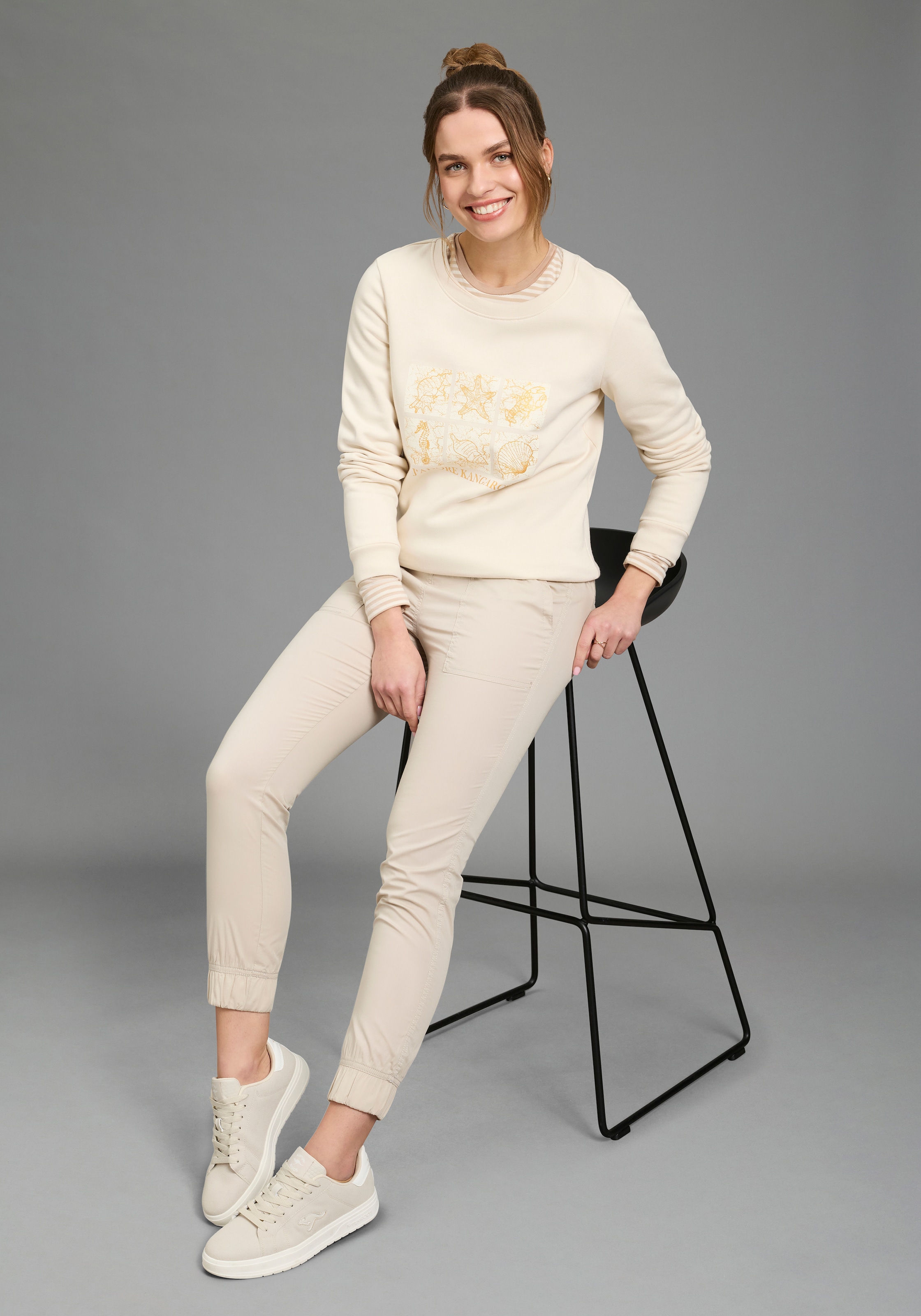 KangaROOS Sweatshirt , mit Frontdruck
