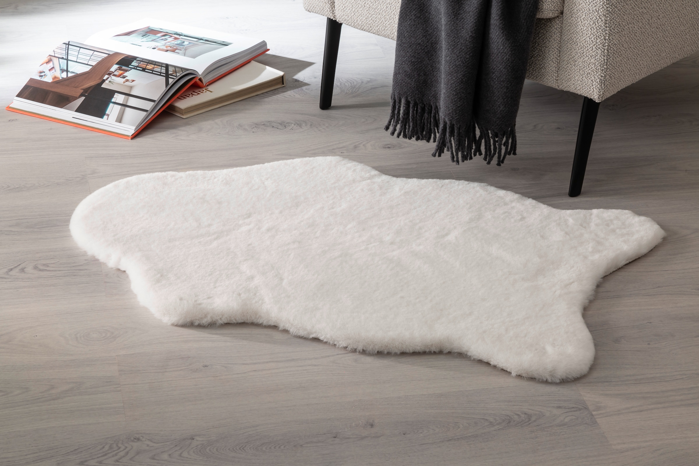 SCHÖNER WOHNEN-Kollektion Fellteppich »Tender« fellförmig 26 mm Höhe weich durch Microfaser, Kaninchenfell Haptik, Kunstfell, waschbar