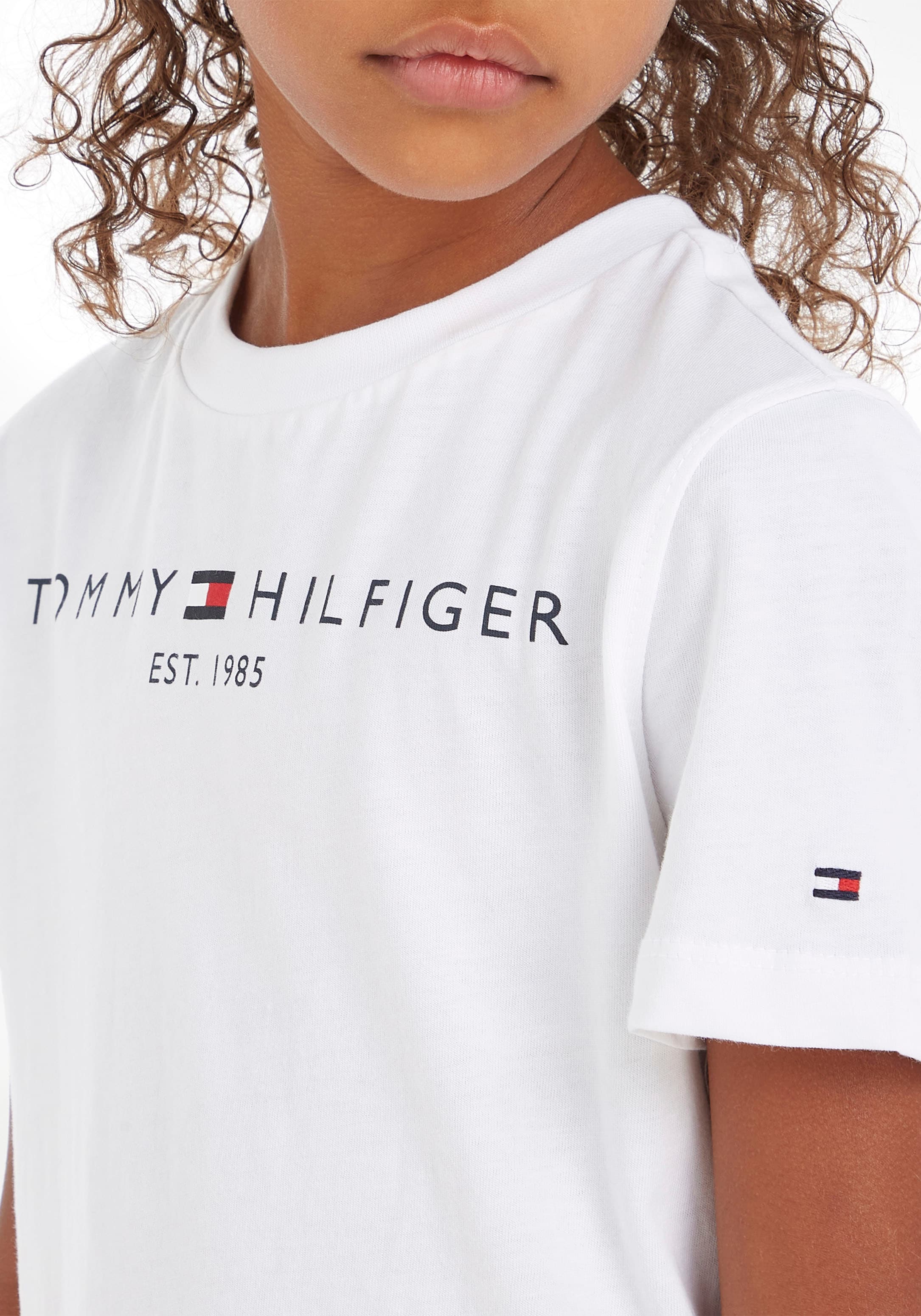 Trendige Tommy Hilfiger T-Shirt »ESSENTIAL TEE«, Kinder Kids Junior MiniMe,für  Jungen und Mädchen versandkostenfrei shoppen