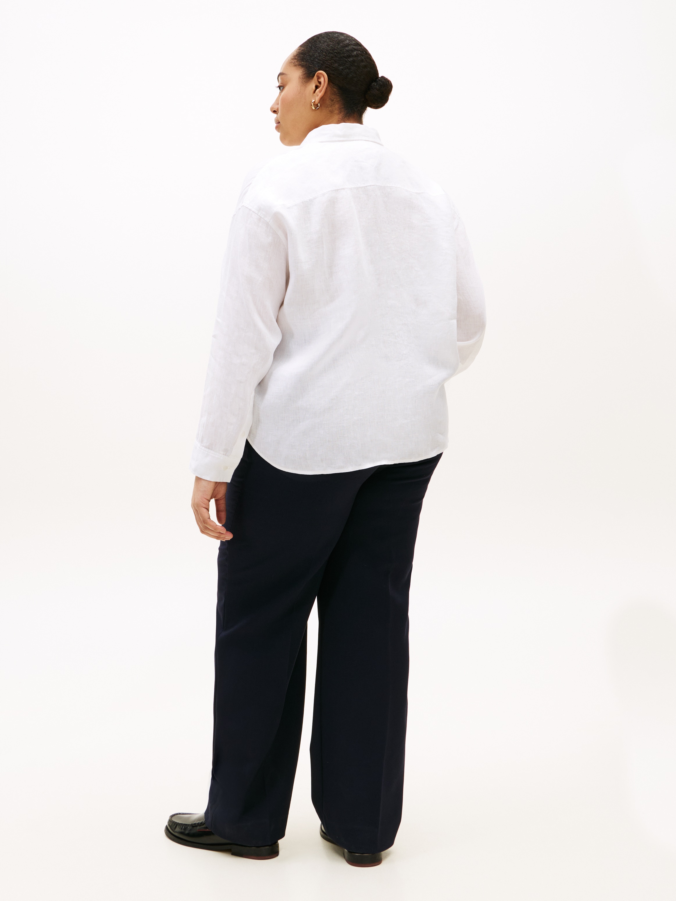Tommy Hilfiger Curve Blouse à manches longues »CRV ESS LINEN ROUND HEM SHIRT« en grandes tailles, oversize