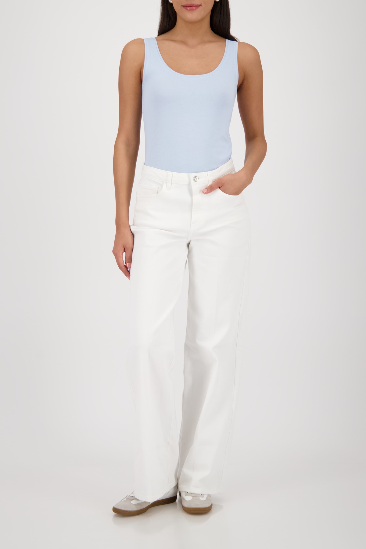 Monari Débardeur »Top Basic« Körpernahe Passform mit tiefem Rundhalsausschnitt