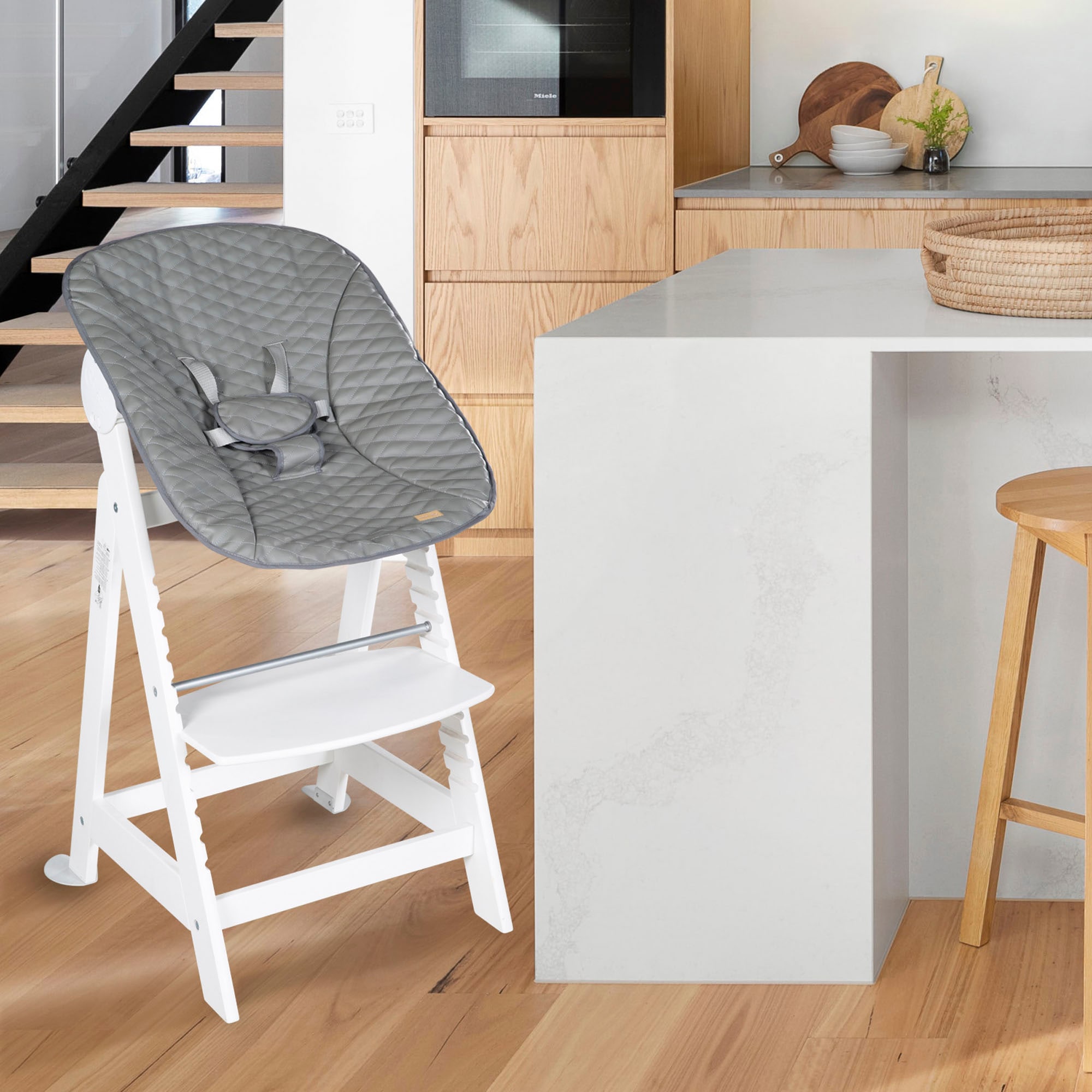 roba® Hochstuhl »Born Up, weiss, mit Neugeborenen-Aufsatz, stone gesteppt«, (Set)