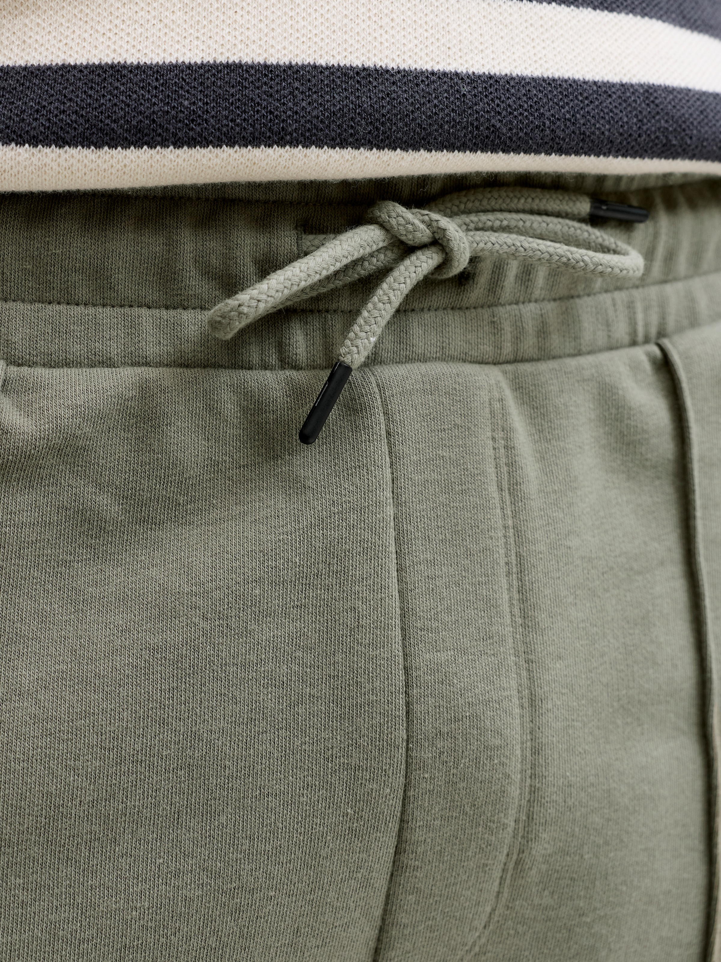 Jack & Jones Sweatshorts »JPSTKANE SOHO SWEAT SHORTS MID SN«  mélange de coton, coupe ample