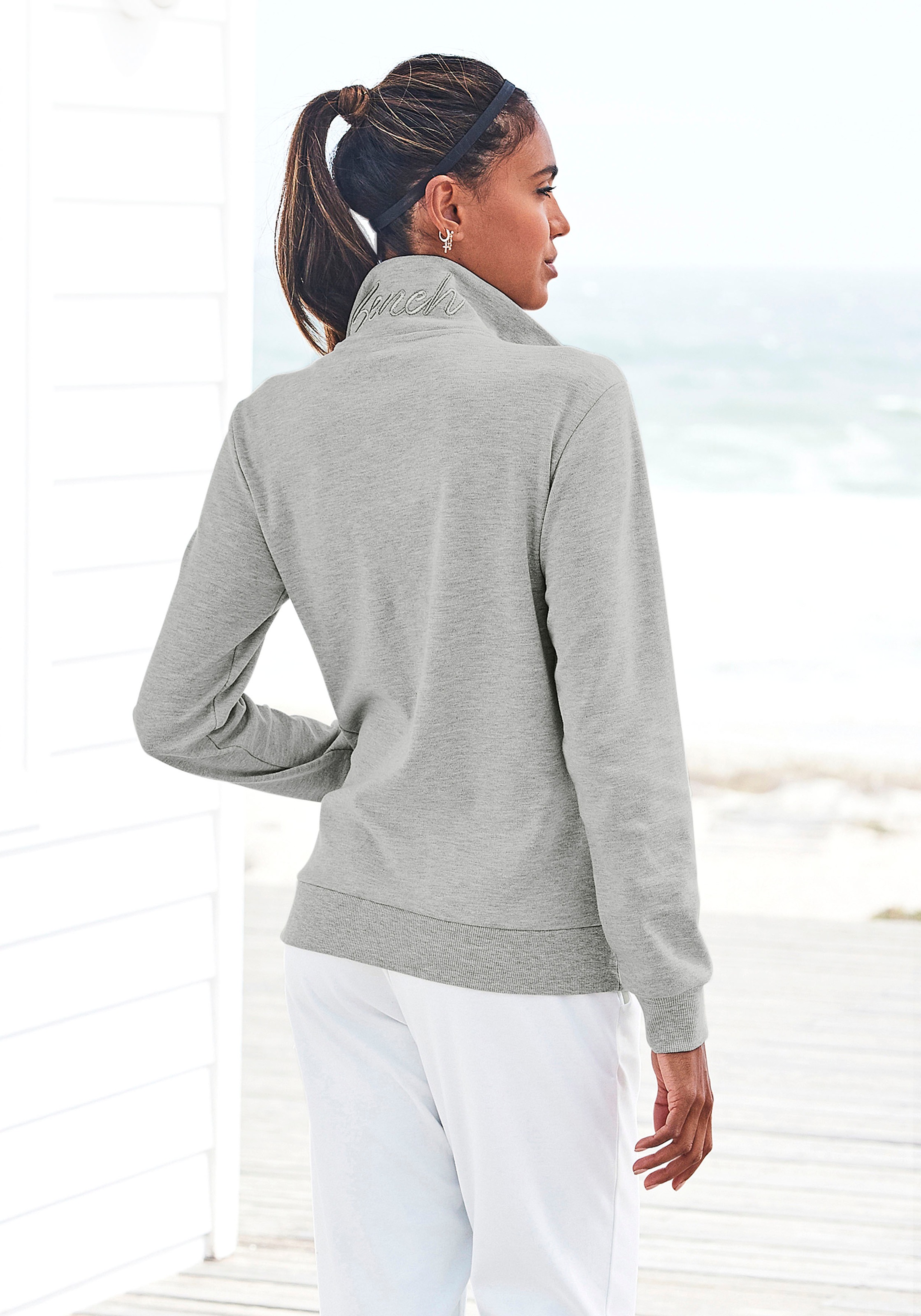 Image of Bench. Sweatjacke, mit glänzender Logostickerei am Stehkragen bei Ackermann Versand Schweiz