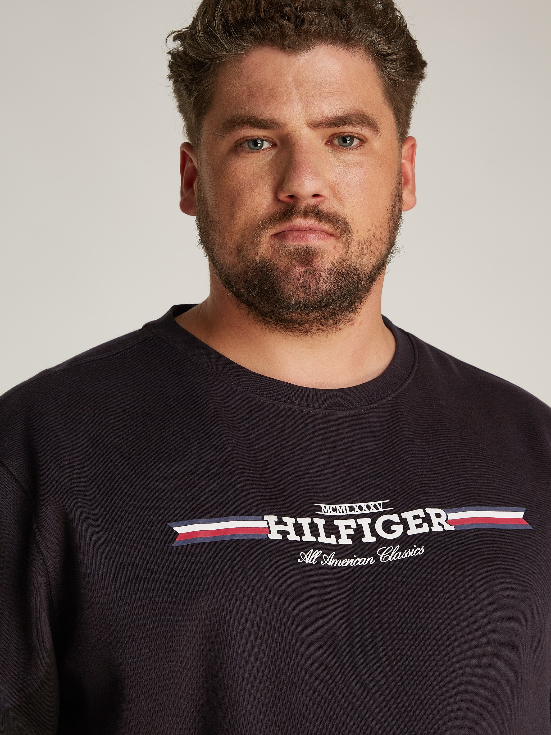 Tommy Hilfiger Big & Tall Sweatshirt »BT-HILFIGER STRIPE SWEATSHIRT-B«, in Grossen Grössen, Aufdruck in der Brustmitte