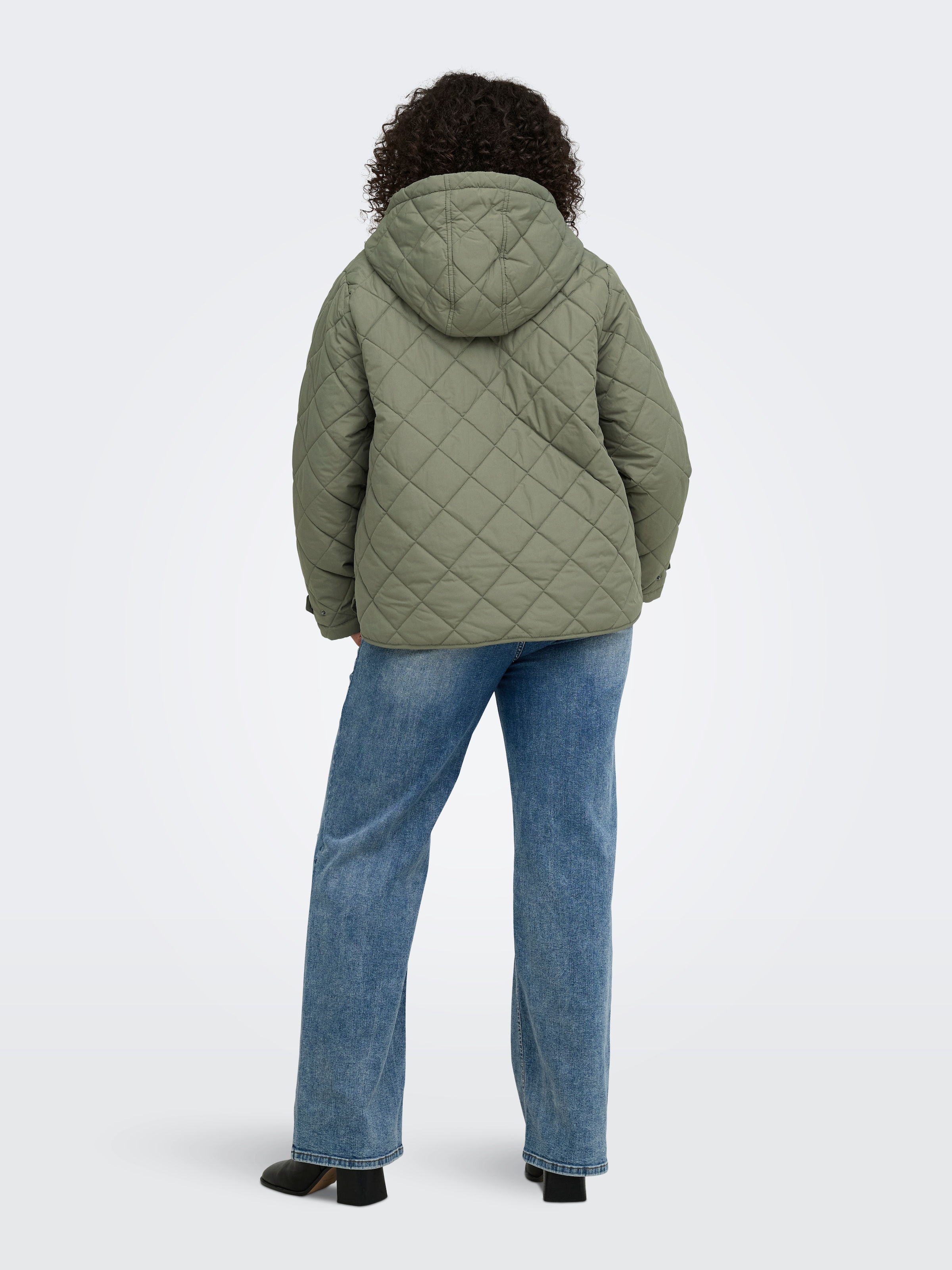 ONLY CARMAKOMA Steppjacke »CARJULIET QUILTED HOOD JACKET NOOS« mit Kapuze Kunstfaser, normal geschnitten