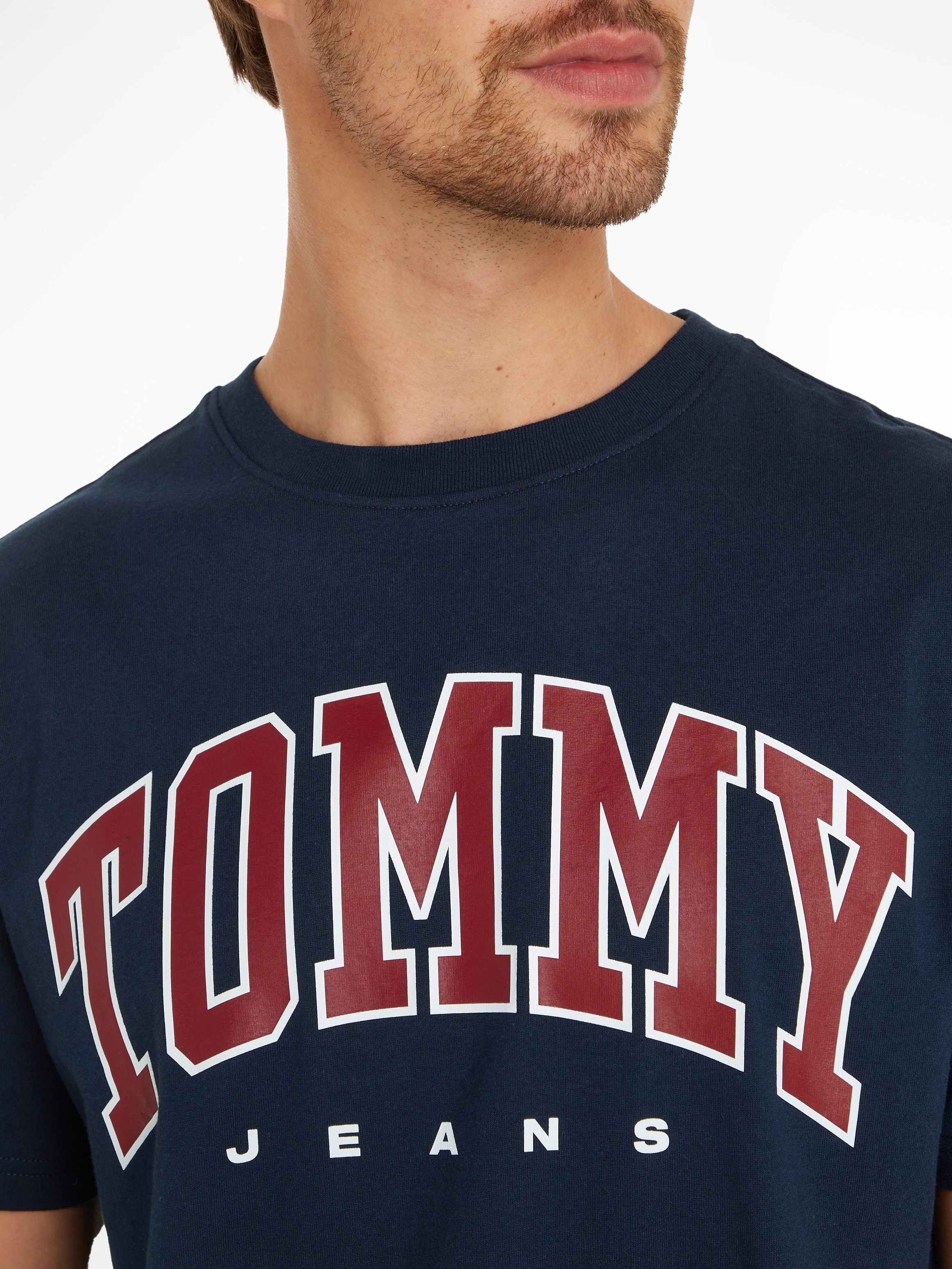 Tommy Jeans T-Shirt »TJM REG ARCH VARSITY TEE EXT«, mit Logoprint