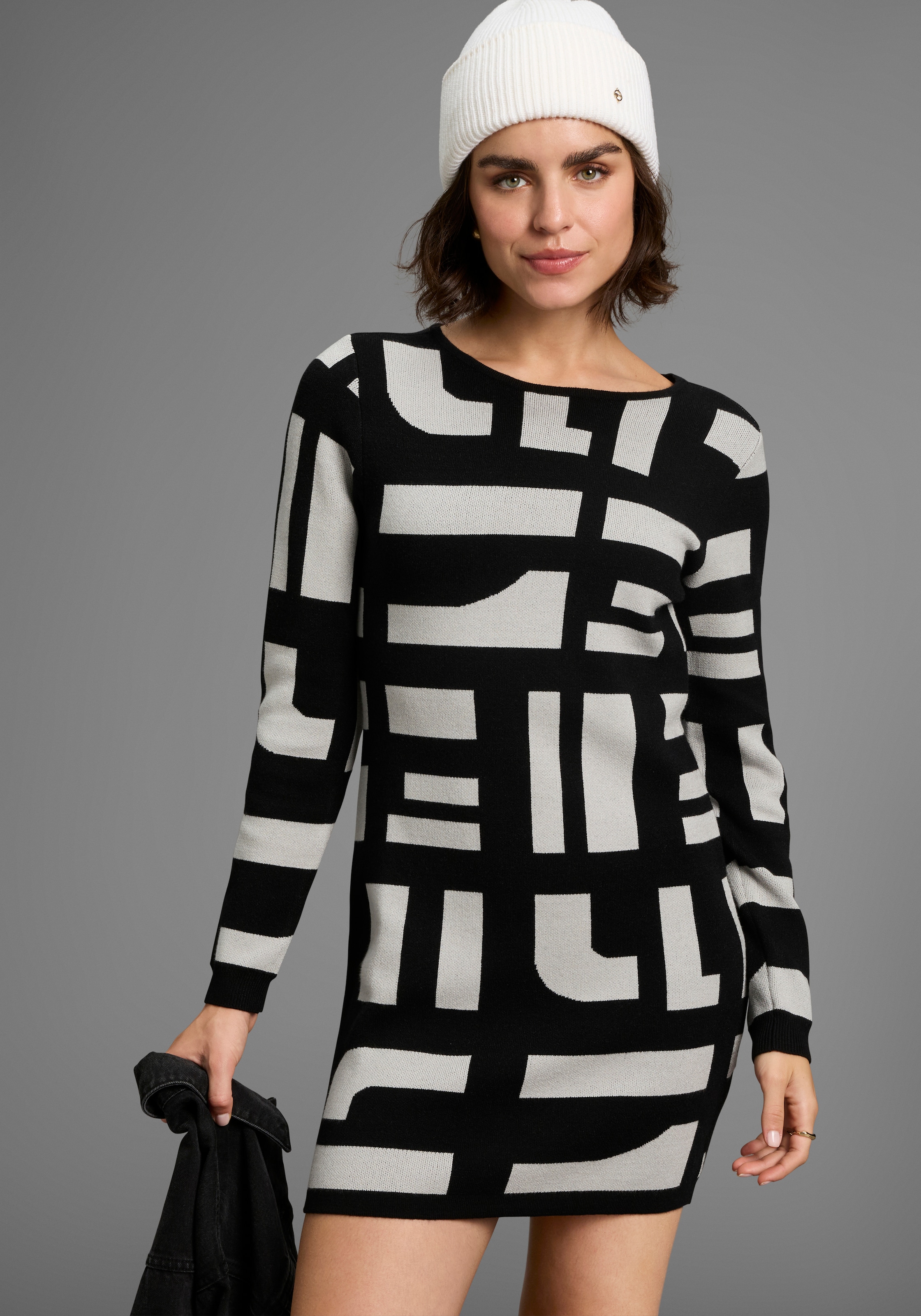 Image of Boysens Strickkleid aus modischem Jacquardstrick mit Rundhalsausschnitt