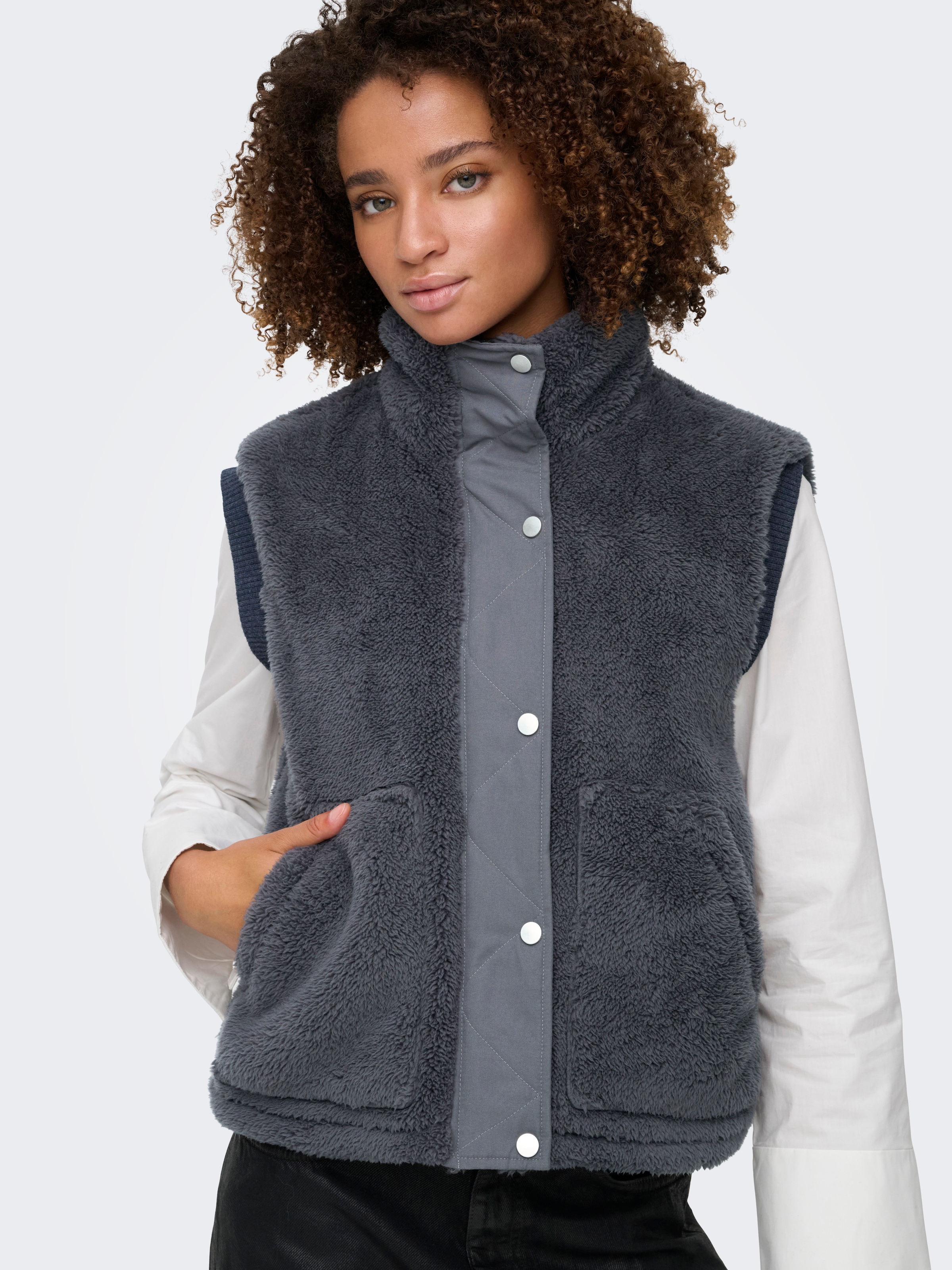 ONLY Gilet en peluche »ONLBARI LIFE TEDDY WAISTCOAT OTW« fibre synthétique