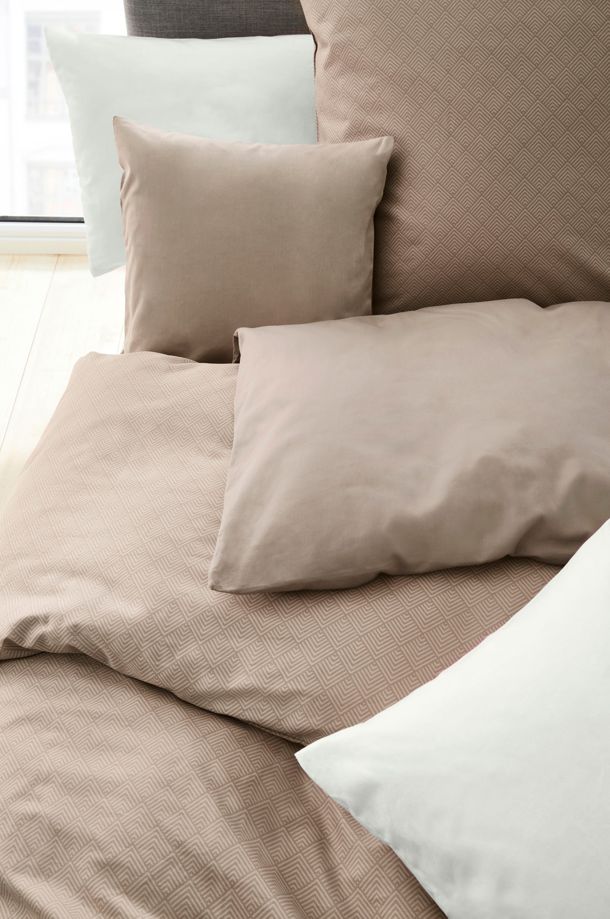 Primera Bettwäsche »Uni Luxus-Satin in Gr. 135x200, 155x220 oder 200x200 cm«, Bettwäsche aus Baumwolle, unifarbene Bettwäsche mit Reissverschluss