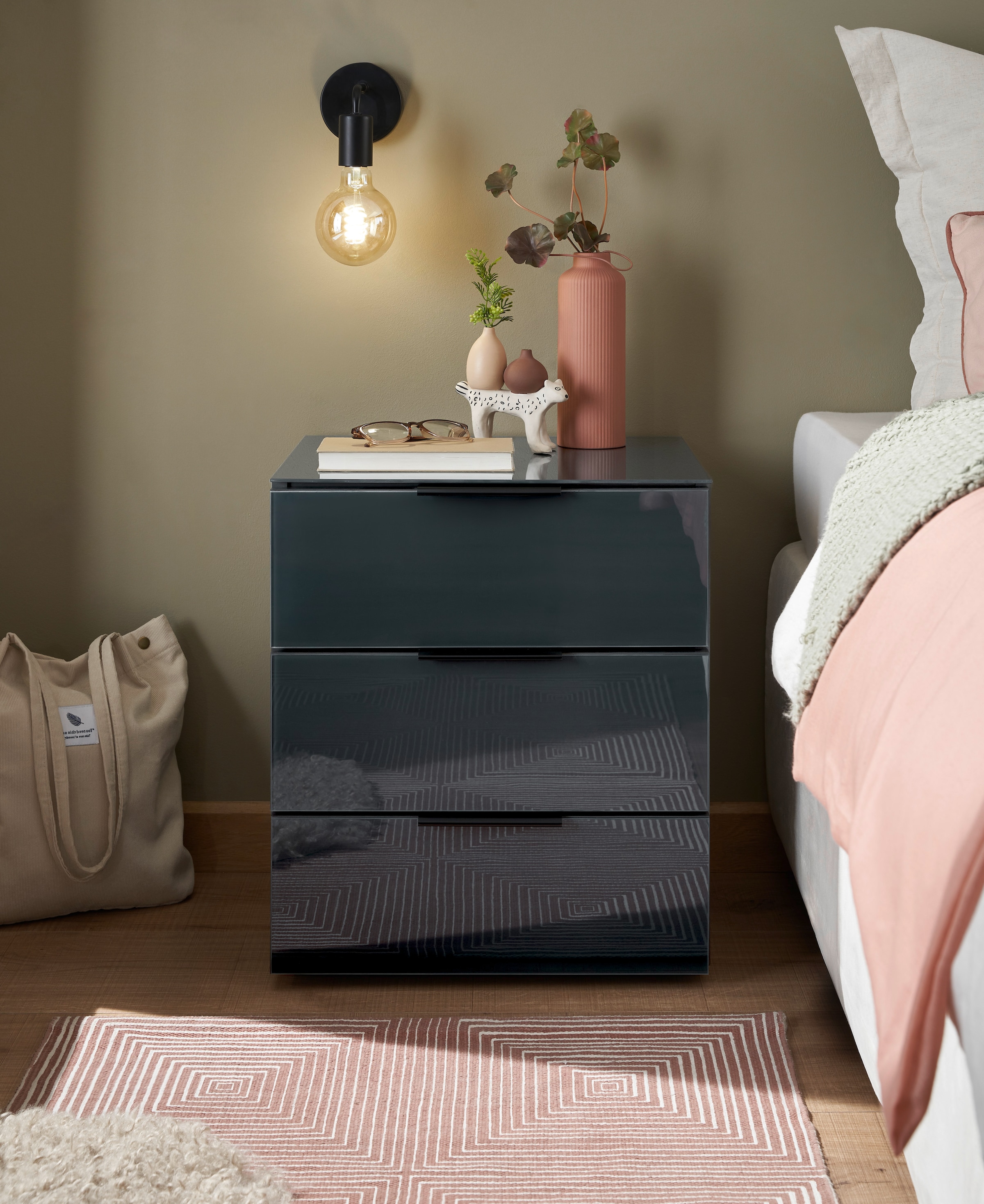 Schlafkontor Table de nuit »Pari Nachtkonsole, Nachtschrank, Nachttisch« mit 3 Schubkastenfronten aus Glas