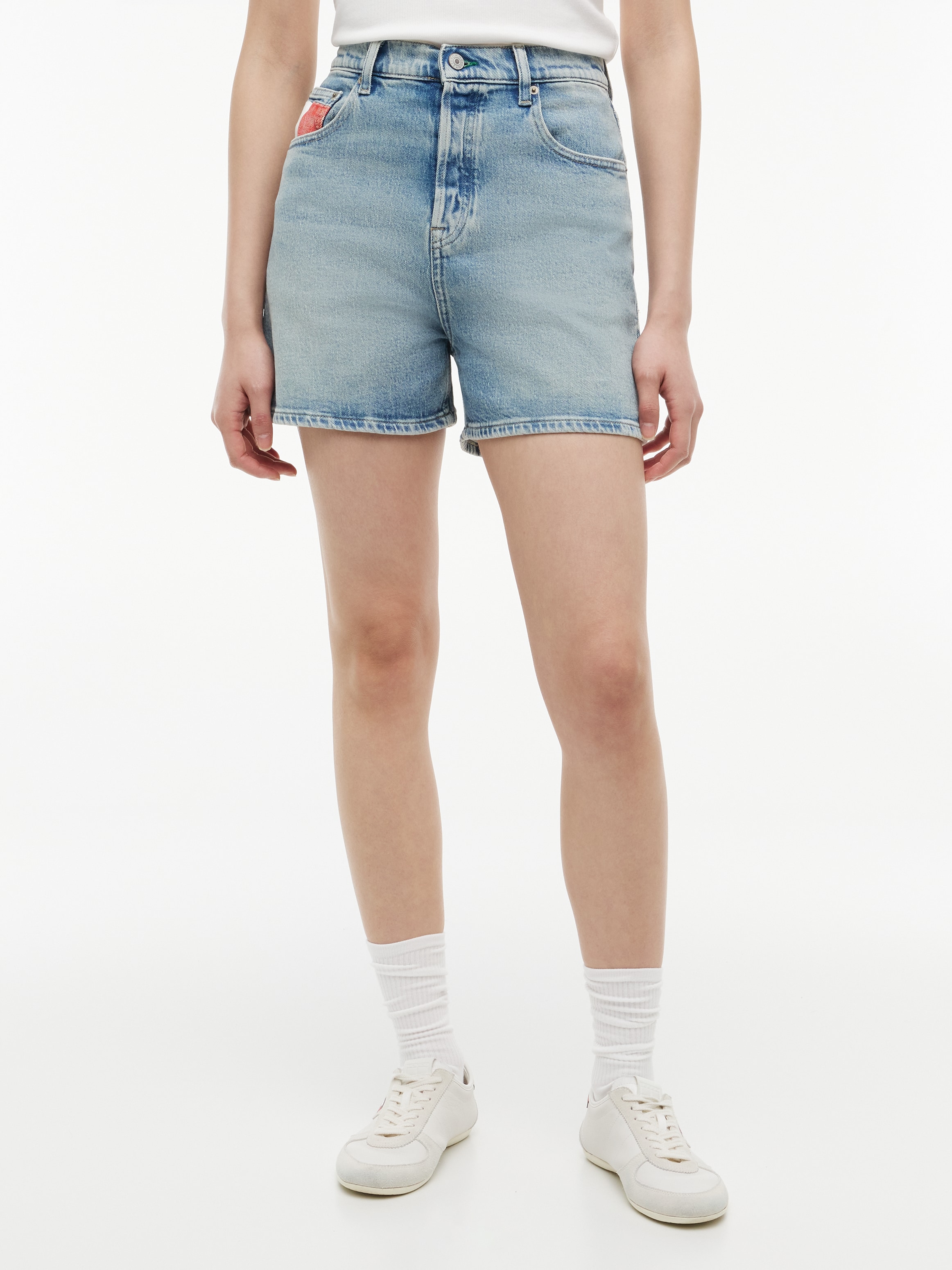 Image of Tommy Jeans Jeansshorts "MOM SHORT RWB CBF CJ6115" Baumwollmischung, Mom Fit, high rise