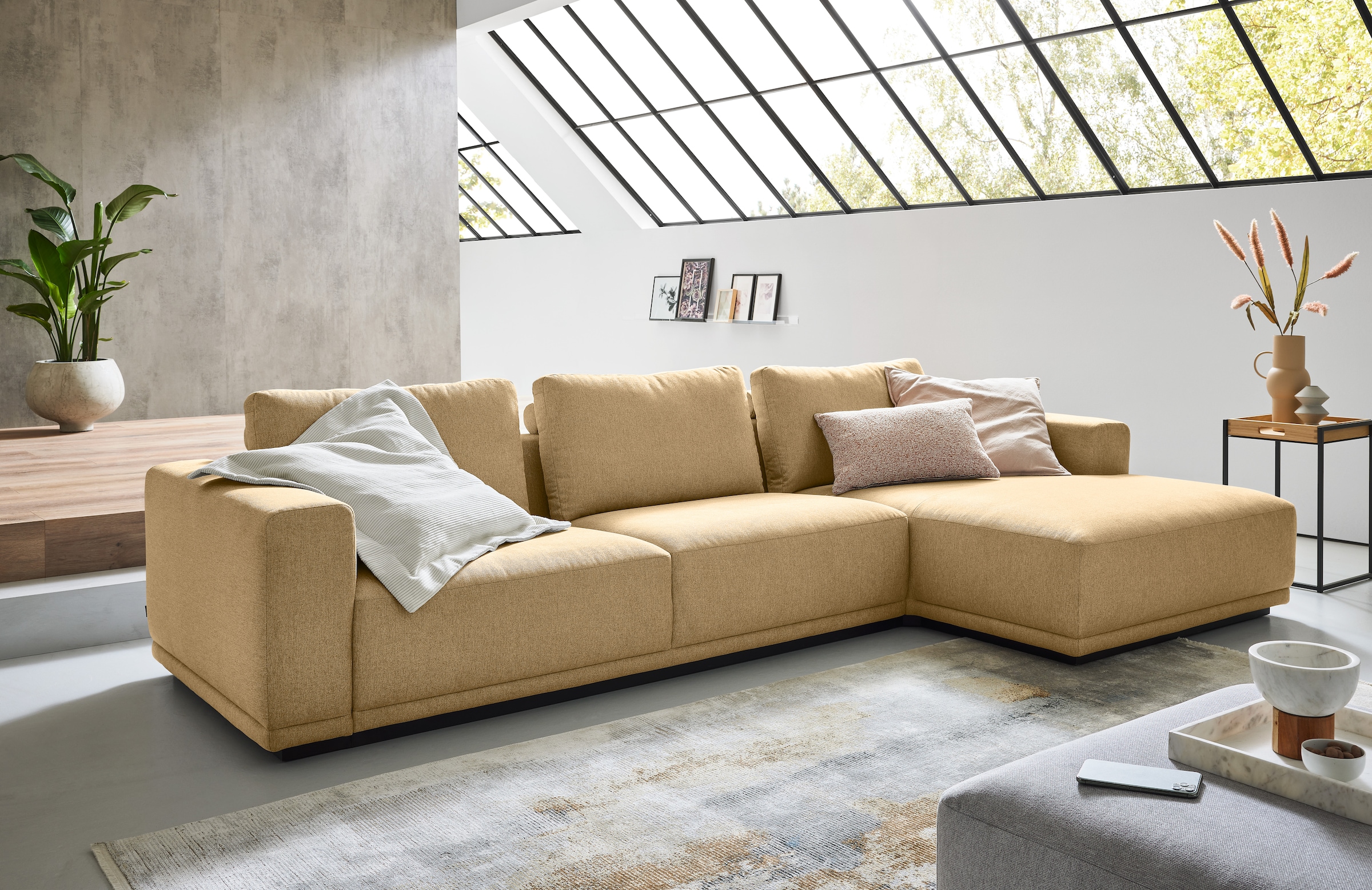 Image of Musterring Ecksofa "JustB PM200, Holzrahmen in schwarz, wahlw. Sitzvorzug, Breite 316cm" Anreihsofa links & Longchair rechts, mit Armlehnen, inkl. Rückenkissen