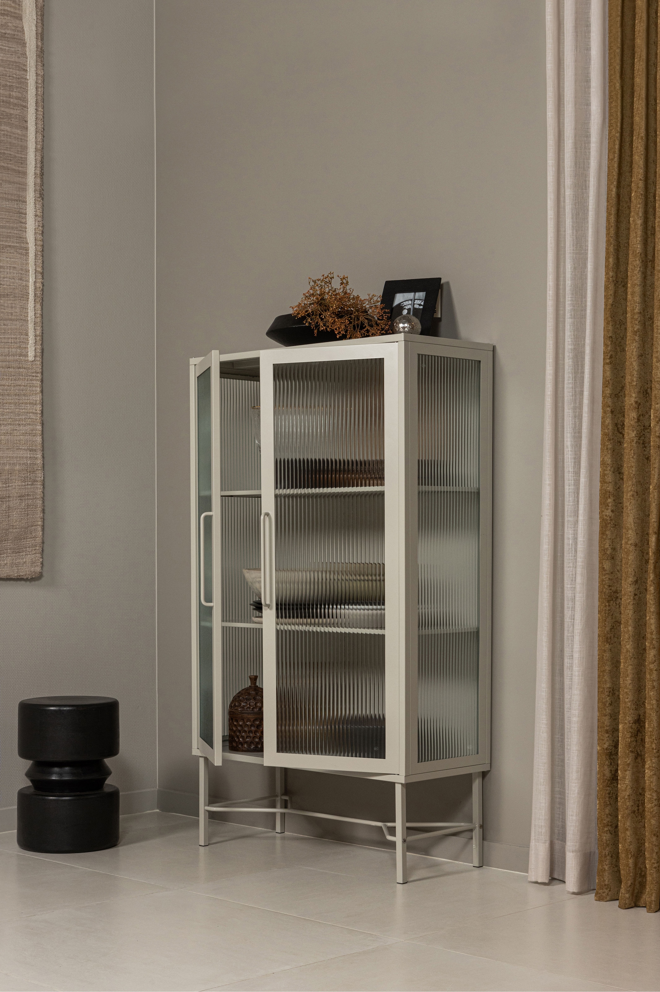 WOOOD Table d'appoint »Tuve aus lackiertem MDF, zylindrische Form Ø30x45 cm« Plaque en fibres de bois pressées laquée protectrice, surface lisse et uniforme