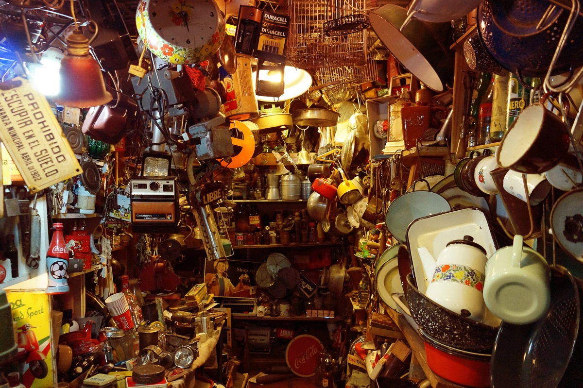 Image of Papermoon Fototapete "Alter San Telmo Markt"