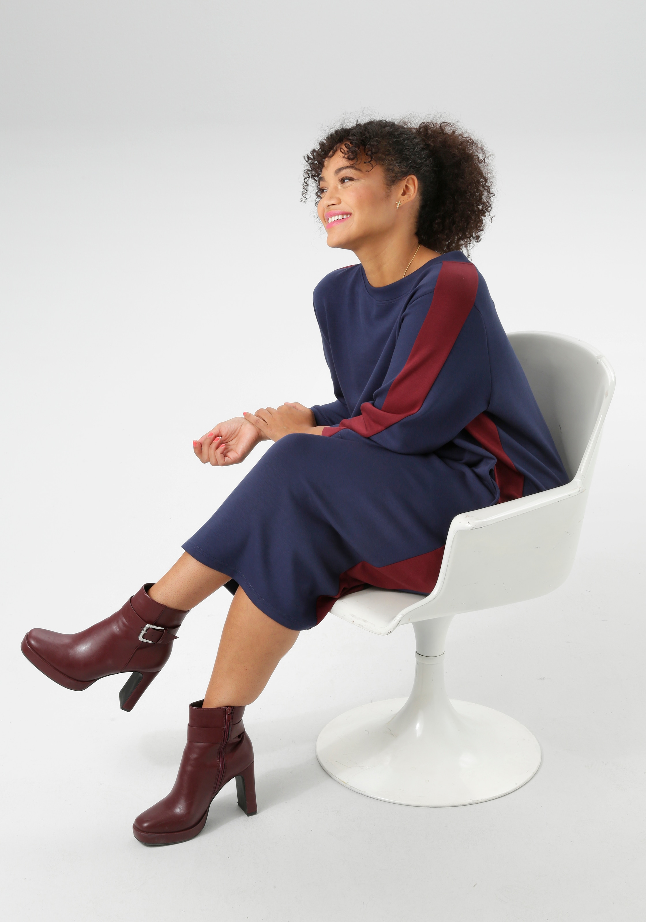 Aniston PLUS Sweatkleid, aus super weichen, elastischen Jersey-Qualität - NEUE KOLLEKTION