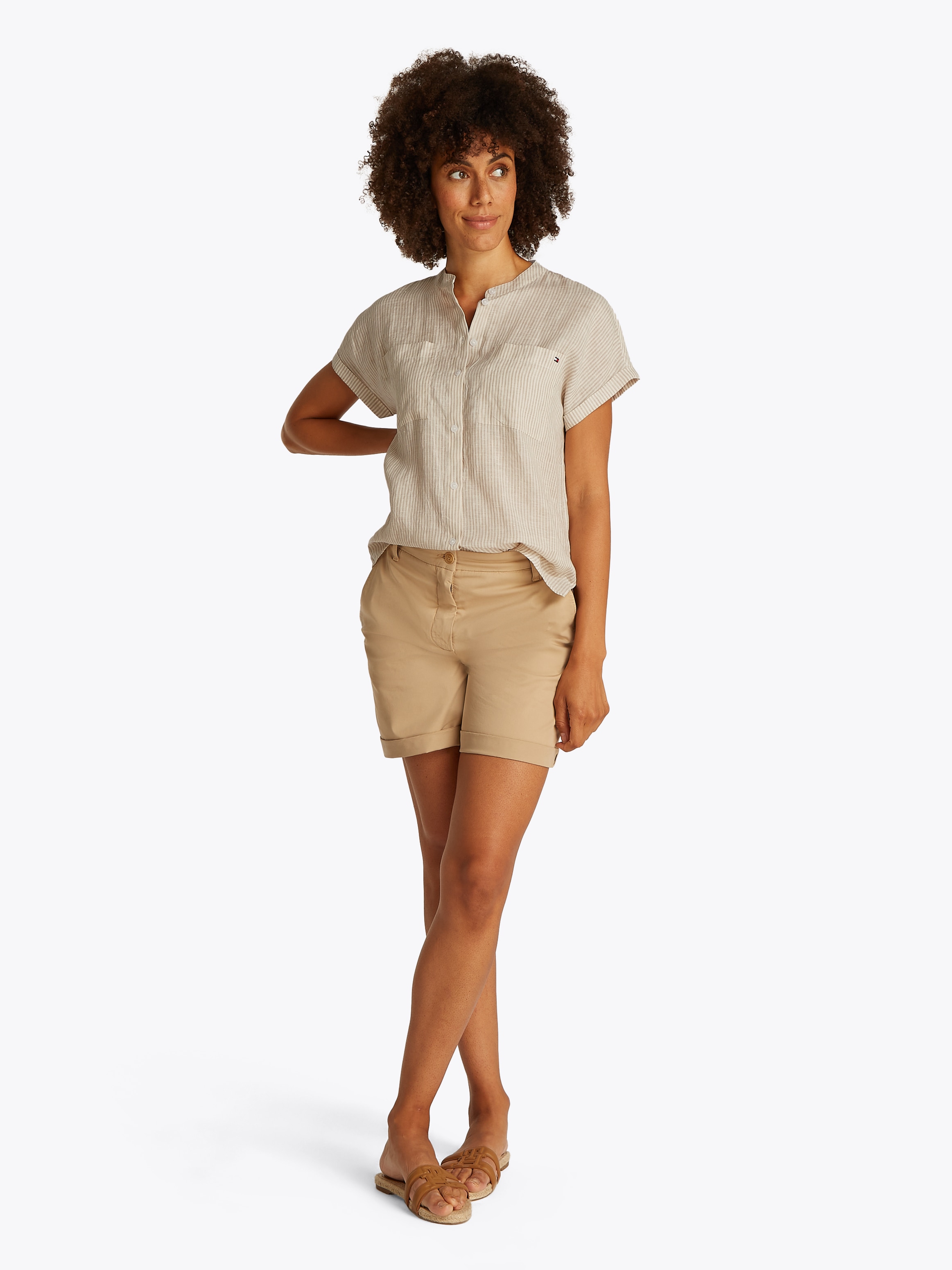 Tommy Hilfiger Kurzarmbluse »ESS LINEN COLLARLESS S/S BLOUSE«, mit Logostickerei,kühlendes Premium Leinen